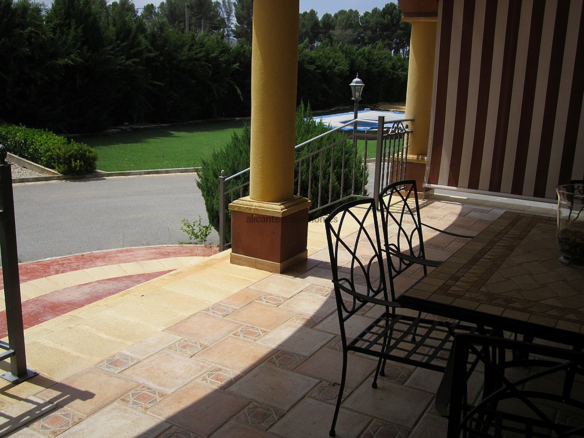 Resale - 6 Bedroom 4 Bathroom Villa in Yecla -  - Murcia