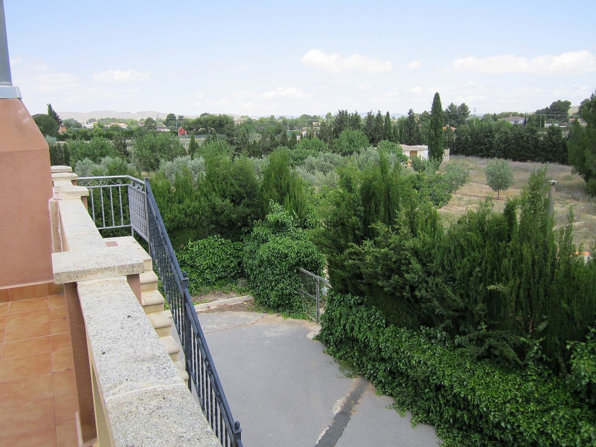 Resale - 6 Bedroom 4 Bathroom Villa in Yecla -  - Murcia