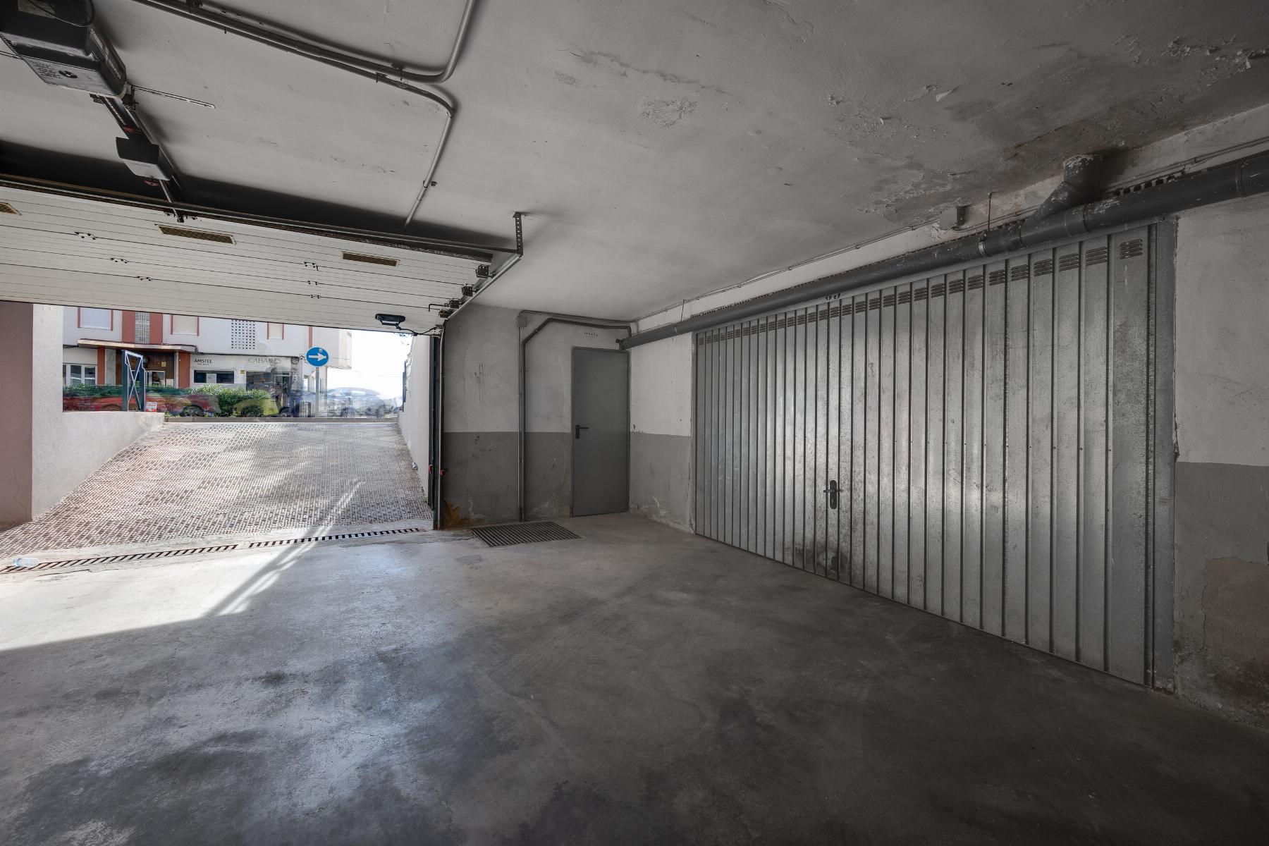 Resale - 4 Bedroom 2 Bathroom Apartamento in Torrevieja - Playa del Acequión - Alicante