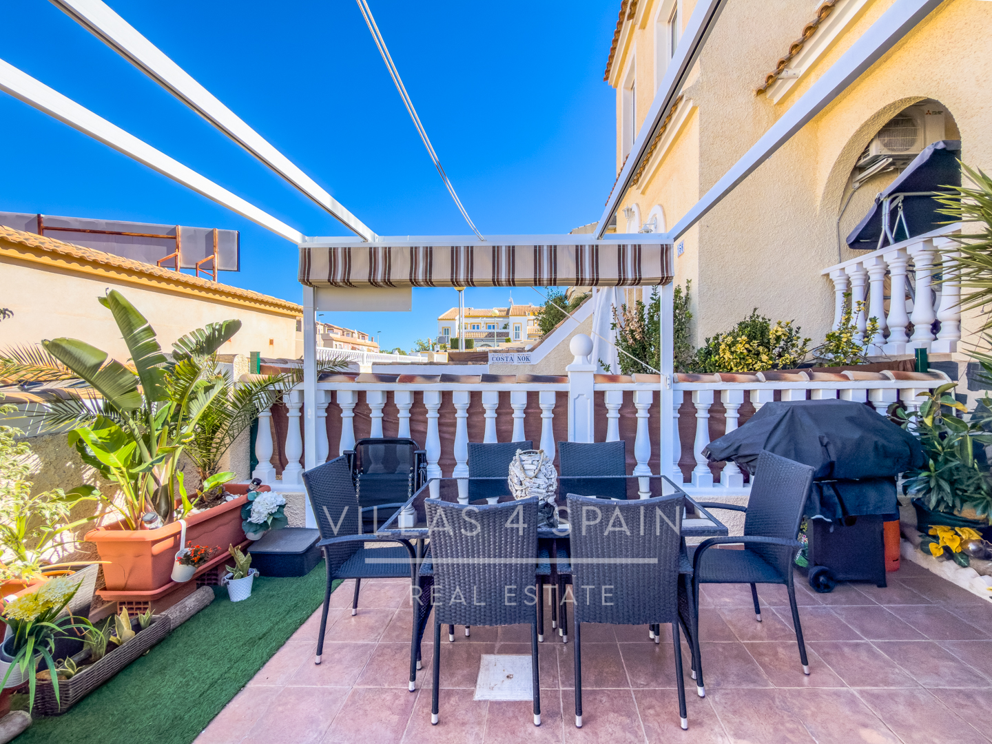 Resale - 2 Bedroom Bungalow with a Large Garden and Community Pool in Gran Alacant  - Av. D'Escandinàvia - Alicante