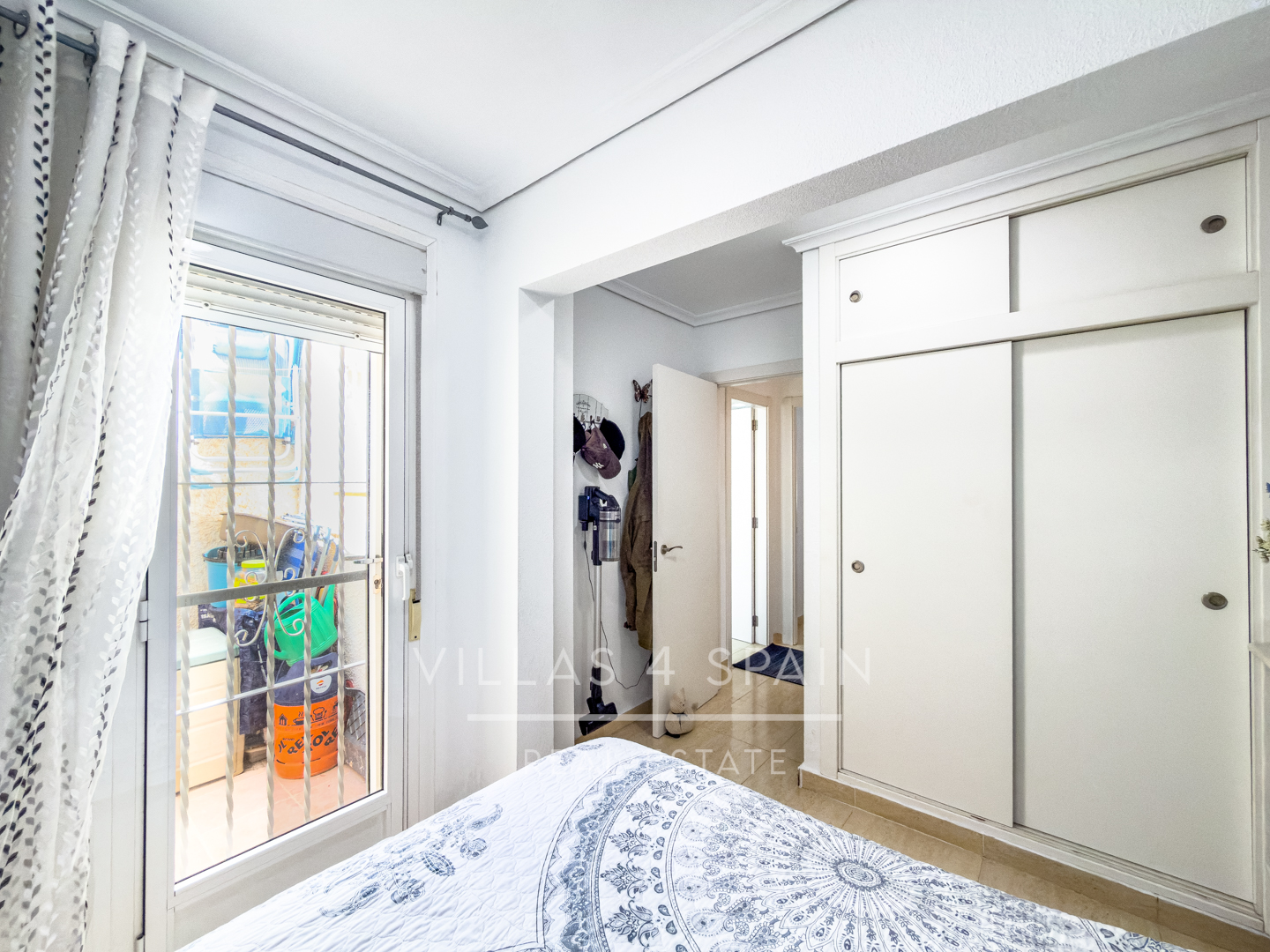 Resale - 2 Bedroom Bungalow with a Large Garden and Community Pool in Gran Alacant  - Av. D'Escandinàvia - Alicante