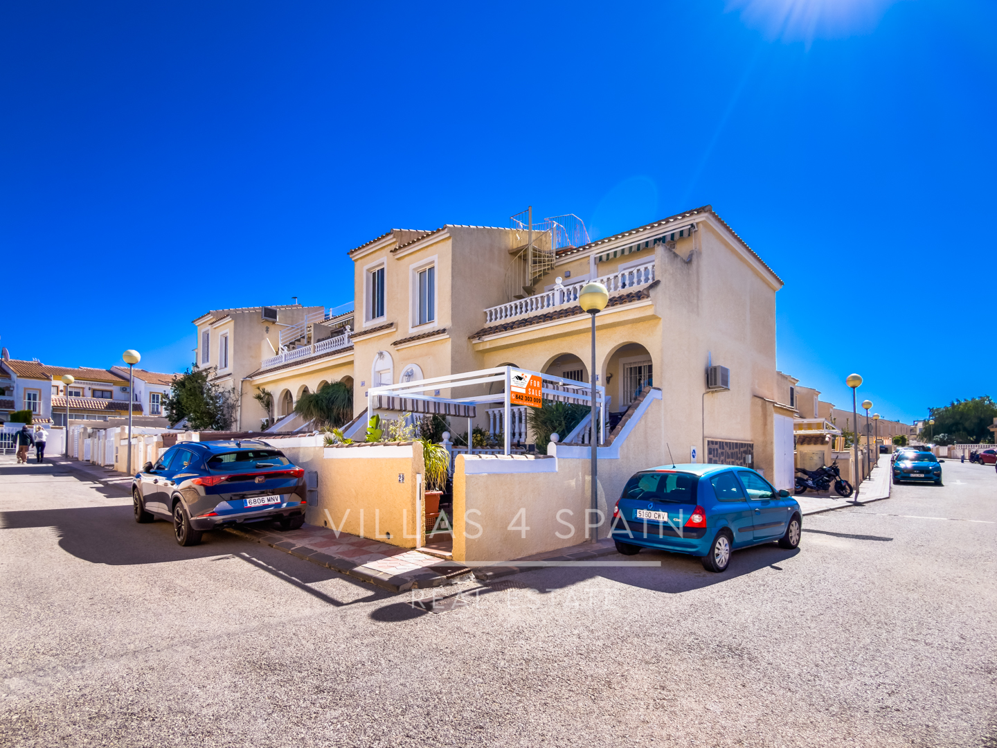 2 Bedroom Bungalow with a Large Garden and Community Pool in Gran Alacant 