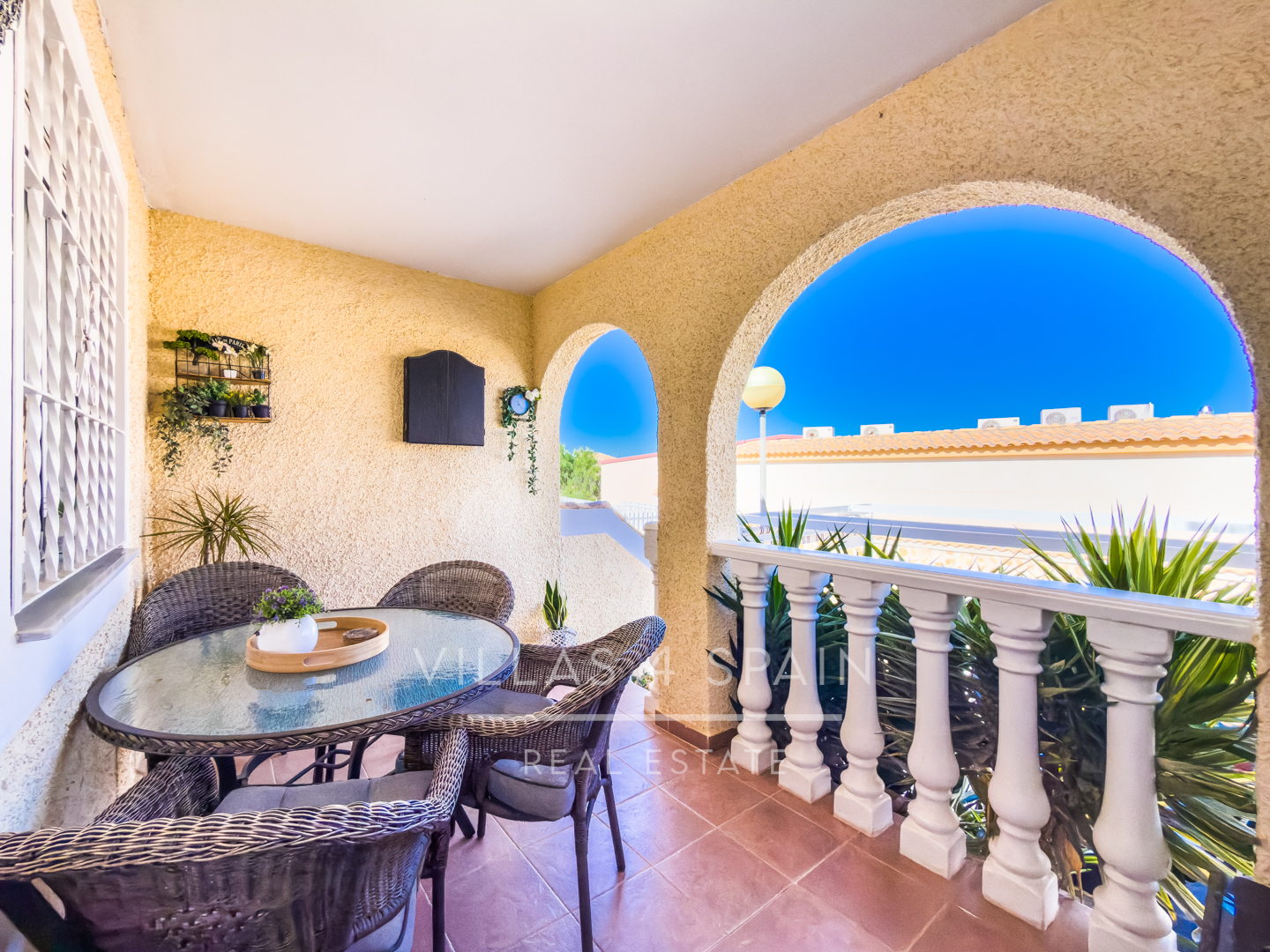 Resale - 2 Bedroom Bungalow with a Large Garden and Community Pool in Gran Alacant  - Av. D'Escandinàvia - Alicante