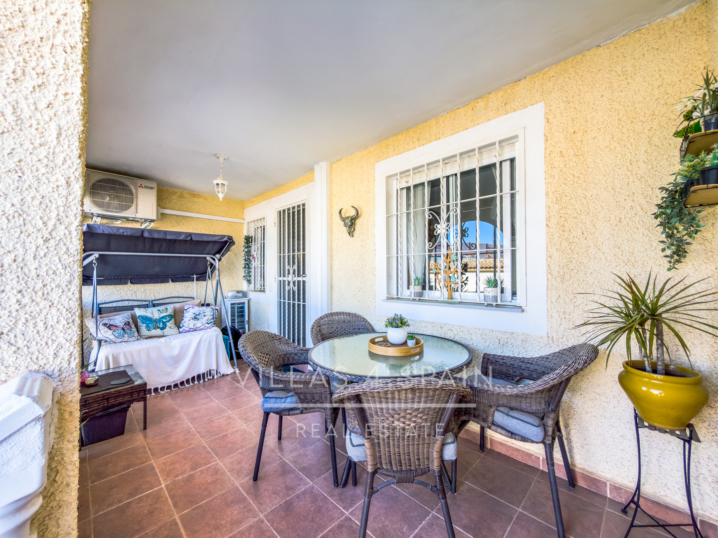 Resale - 2 Bedroom Bungalow with a Large Garden and Community Pool in Gran Alacant  - Av. D'Escandinàvia - Alicante