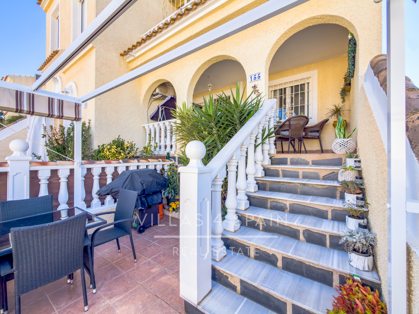 Resale - 2 Bedroom Bungalow with a Large Garden and Community Pool in Gran Alacant  - Av. D'Escandinàvia - Alicante