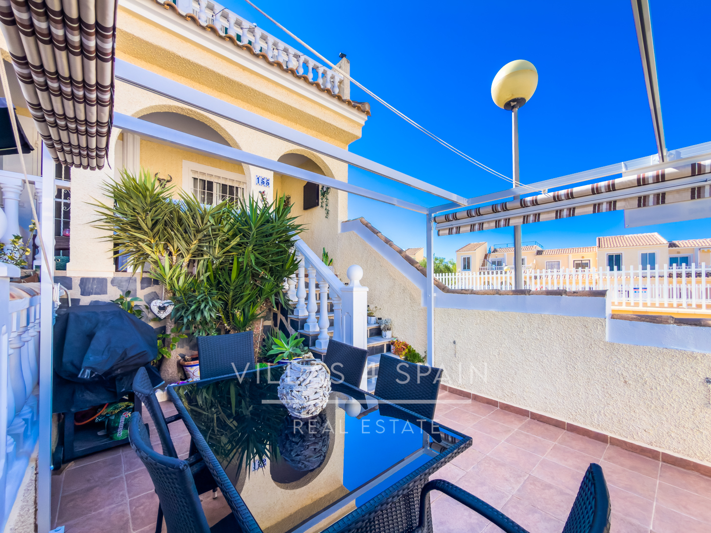 Resale - 2 Bedroom Bungalow with a Large Garden and Community Pool in Gran Alacant  - Av. D'Escandinàvia - Alicante