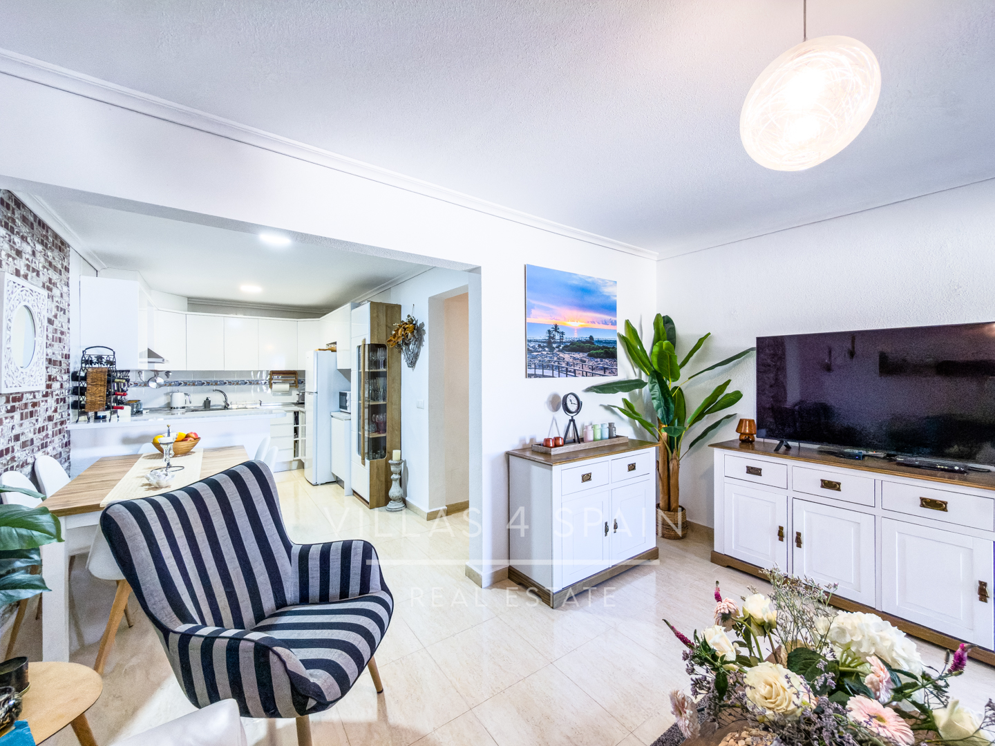 Resale - 2 Bedroom Bungalow with a Large Garden and Community Pool in Gran Alacant  - Av. D'Escandinàvia - Alicante