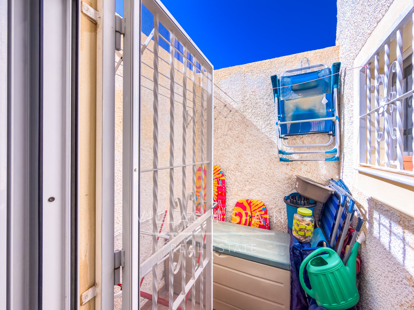 Resale - 2 Bedroom Bungalow with a Large Garden and Community Pool in Gran Alacant  - Av. D'Escandinàvia - Alicante