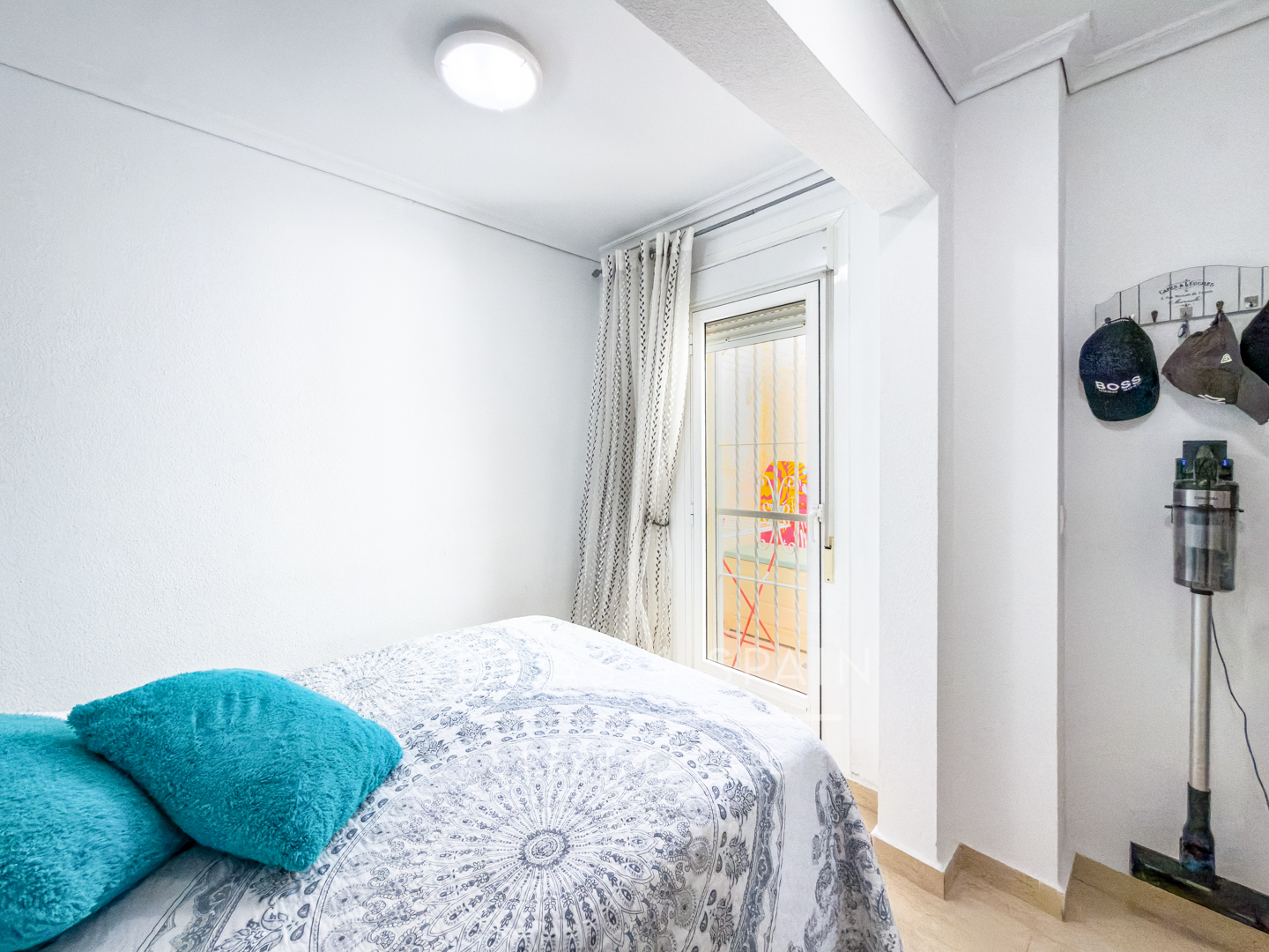 Resale - 2 Bedroom Bungalow with a Large Garden and Community Pool in Gran Alacant  - Av. D'Escandinàvia - Alicante