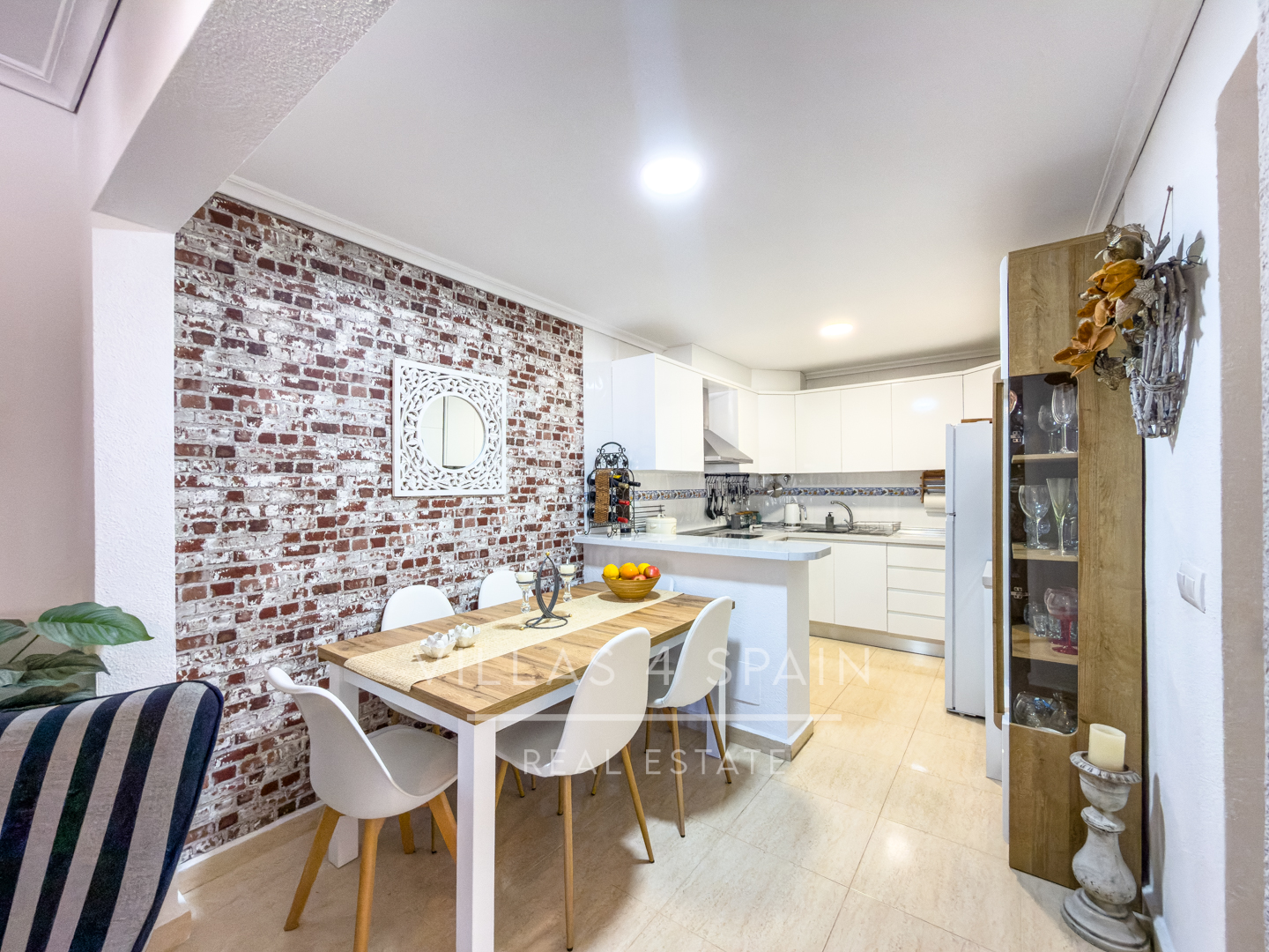 Resale - 2 Bedroom Bungalow with a Large Garden and Community Pool in Gran Alacant  - Av. D'Escandinàvia - Alicante