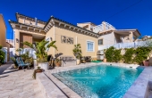 3 Bed 3 bath Villa with Private Pool and Parking + Hot tub and Guest apartment in El Galan, Villamartin