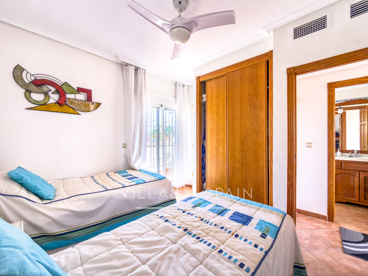 Resale - 3 Bed 2 Bath Villa With Private Pool and parking in Lo Crispin, Algorfa - av. de la estacion - Alicante