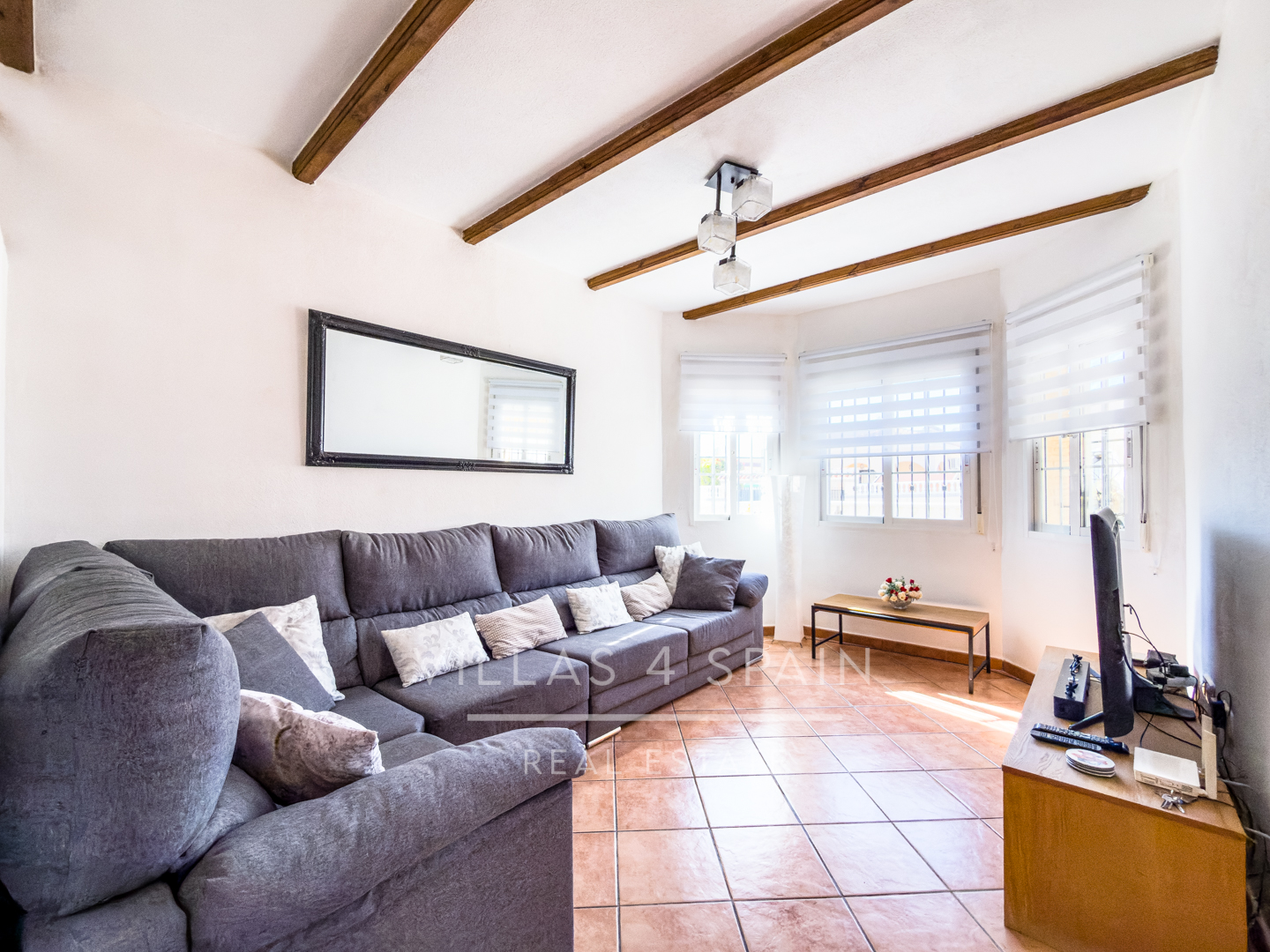 Resale - 3 Bed 2 Bath Villa With Private Pool and parking in Lo Crispin, Algorfa - av. de la estacion - Alicante