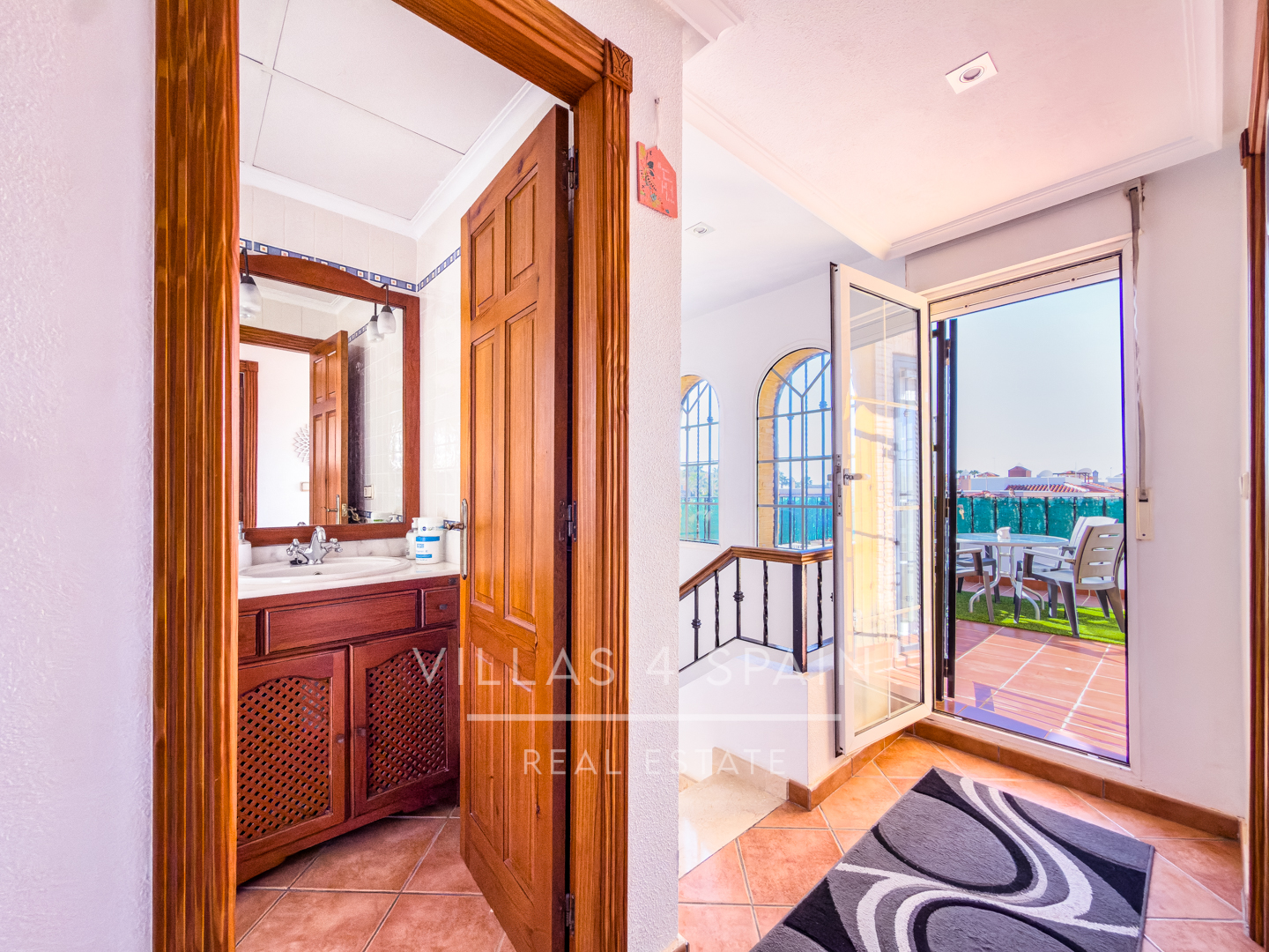 Resale - 3 Bed 2 Bath Villa With Private Pool and parking in Lo Crispin, Algorfa - av. de la estacion - Alicante