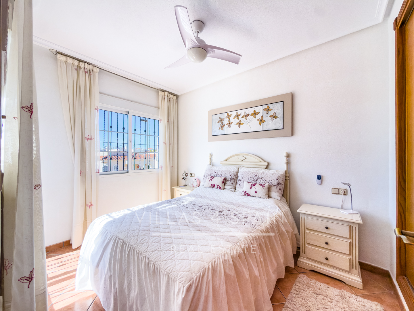 Resale - 3 Bed 2 Bath Villa With Private Pool and parking in Lo Crispin, Algorfa - av. de la estacion - Alicante
