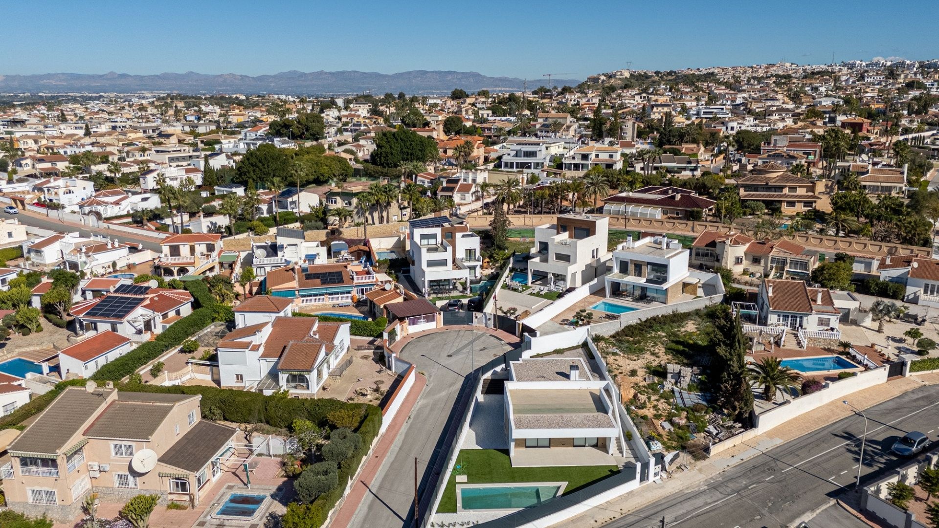 Resale - 4 Bedroom 3 Bathroom Villa in Ciudad Quesada -  - Alicante