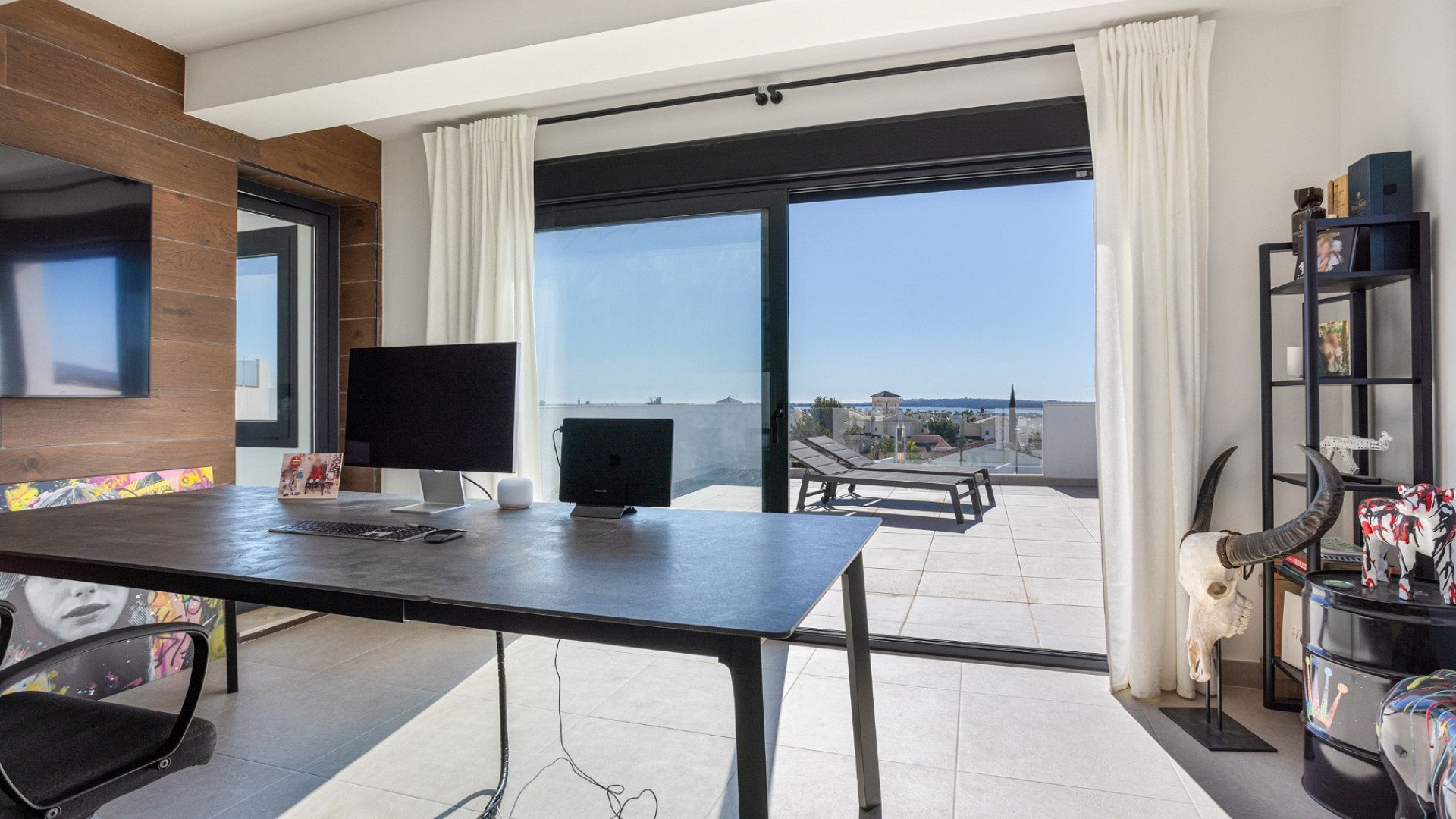 Resale - 4 Bedroom 3 Bathroom Villa in Ciudad Quesada -  - Alicante