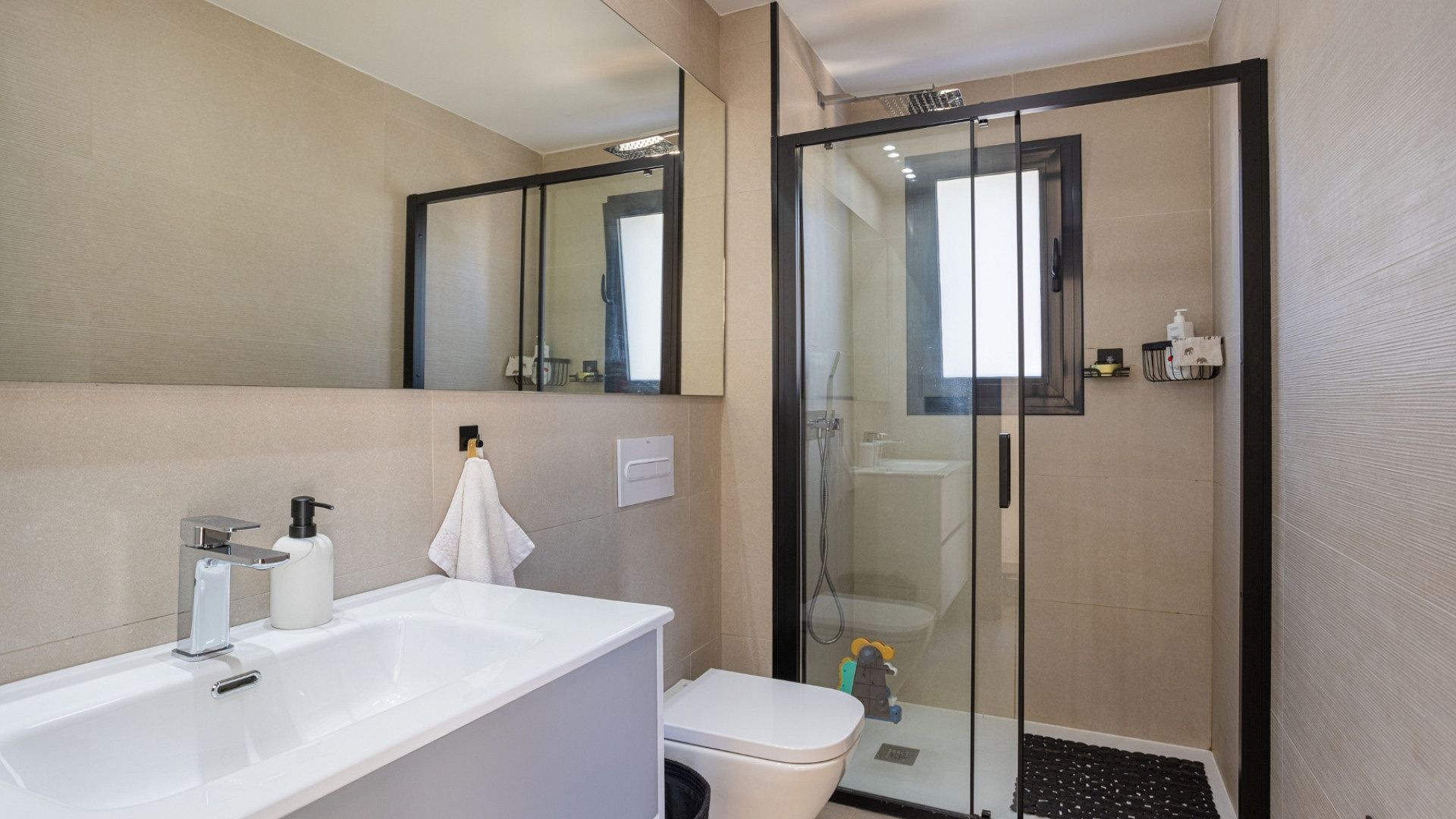 Resale - 4 Bedroom 3 Bathroom Villa in Ciudad Quesada -  - Alicante