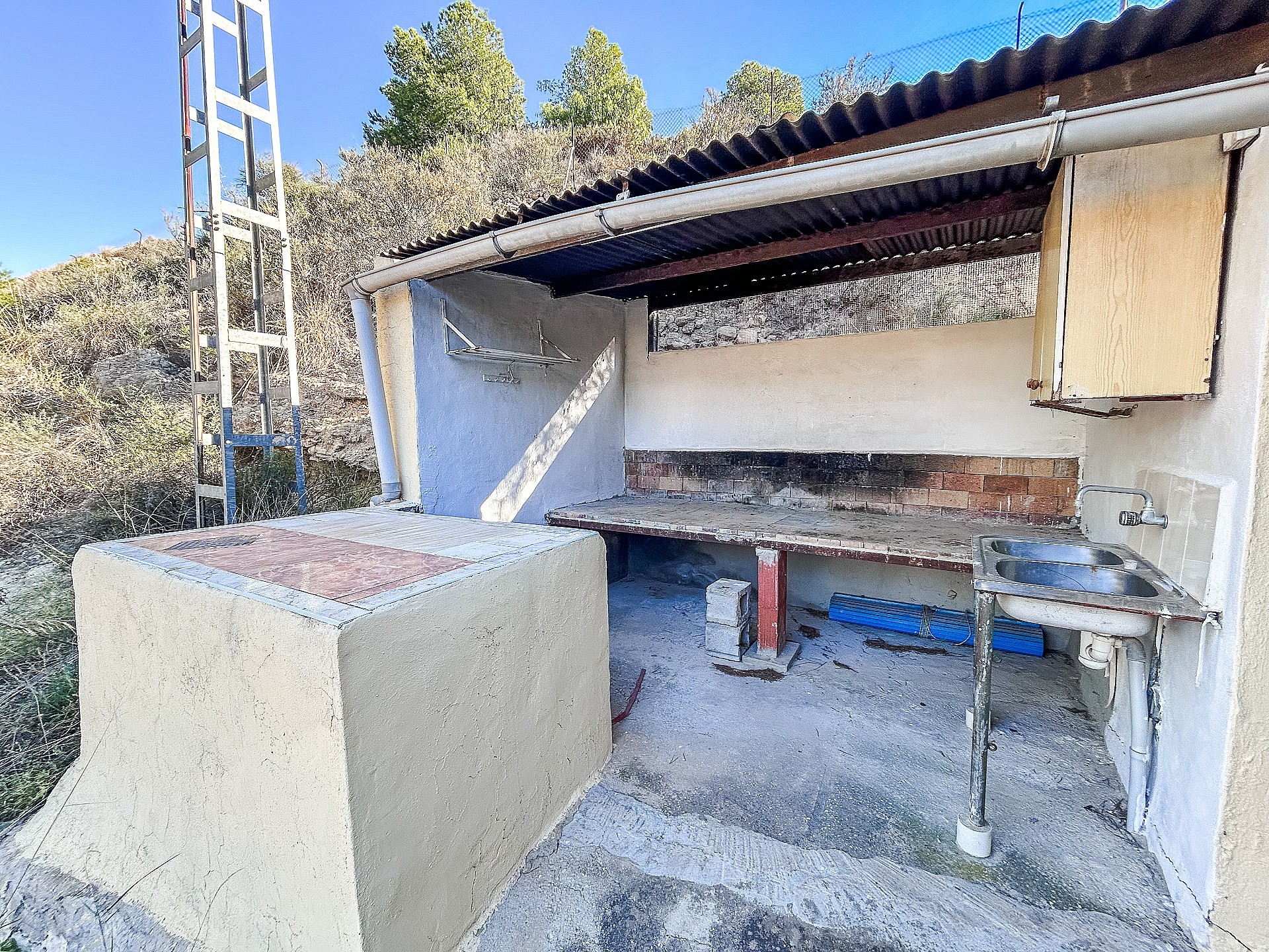 Resale - 4 Bedroom 1 Bathroom Country house in Crevillente -  - Alicante
