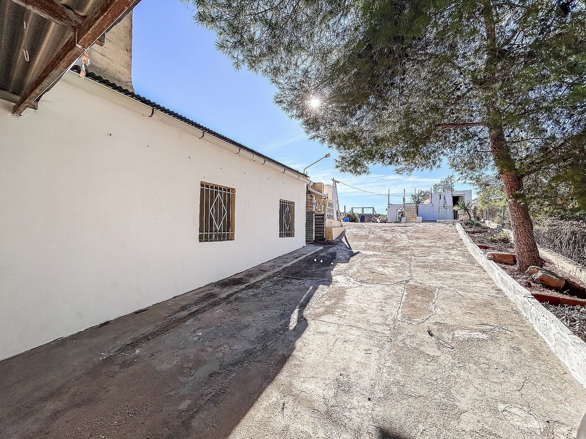 Resale - 4 Bedroom 1 Bathroom Country house in Crevillente -  - Alicante