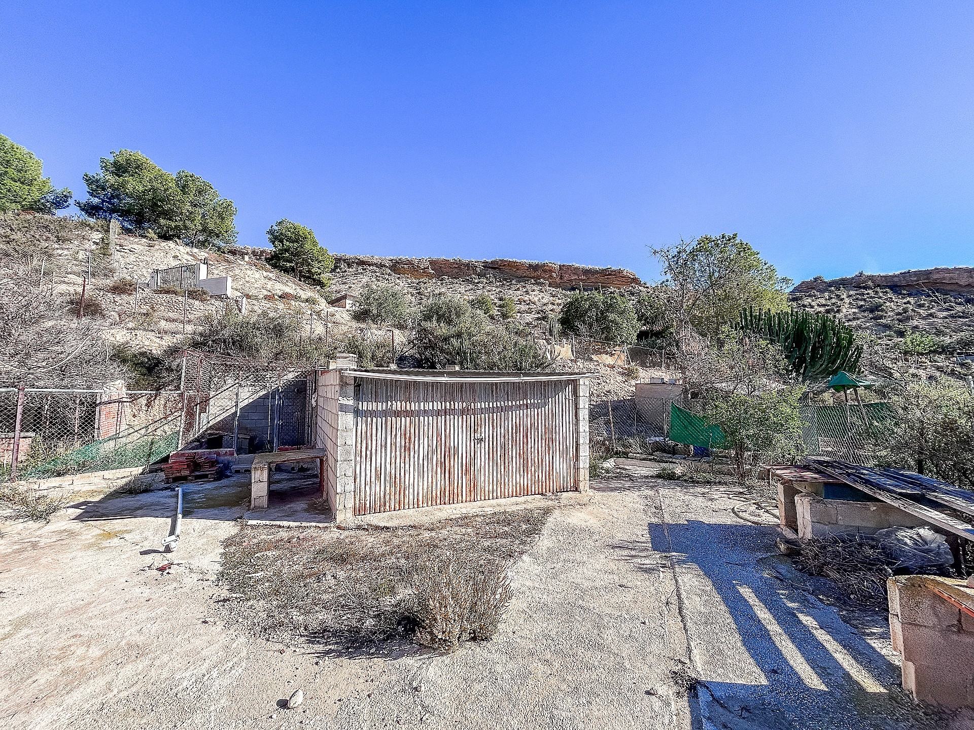 Resale - 4 Bedroom 1 Bathroom Country house in Crevillente -  - Alicante