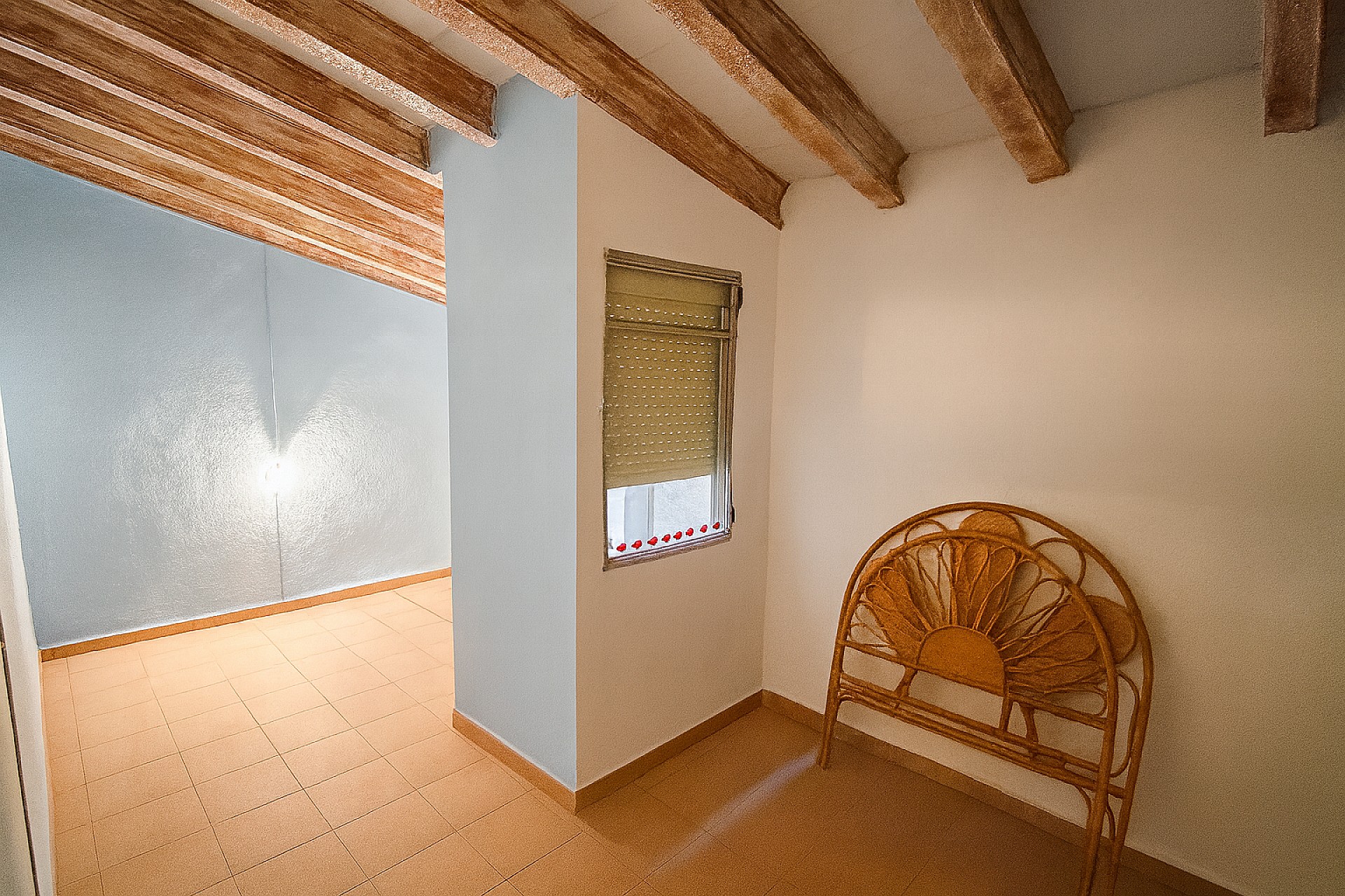 Resale - 9 Bedroom 2 Bathroom Semi-detached in Sax -  - Alicante