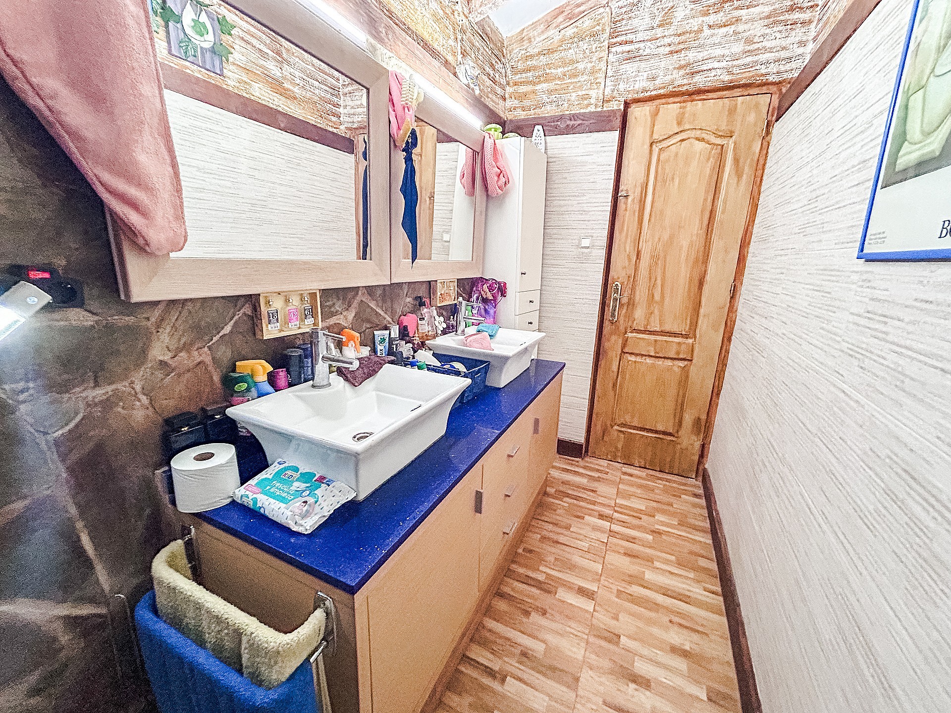 Resale - 9 Bedroom 2 Bathroom Semi-detached in Sax -  - Alicante
