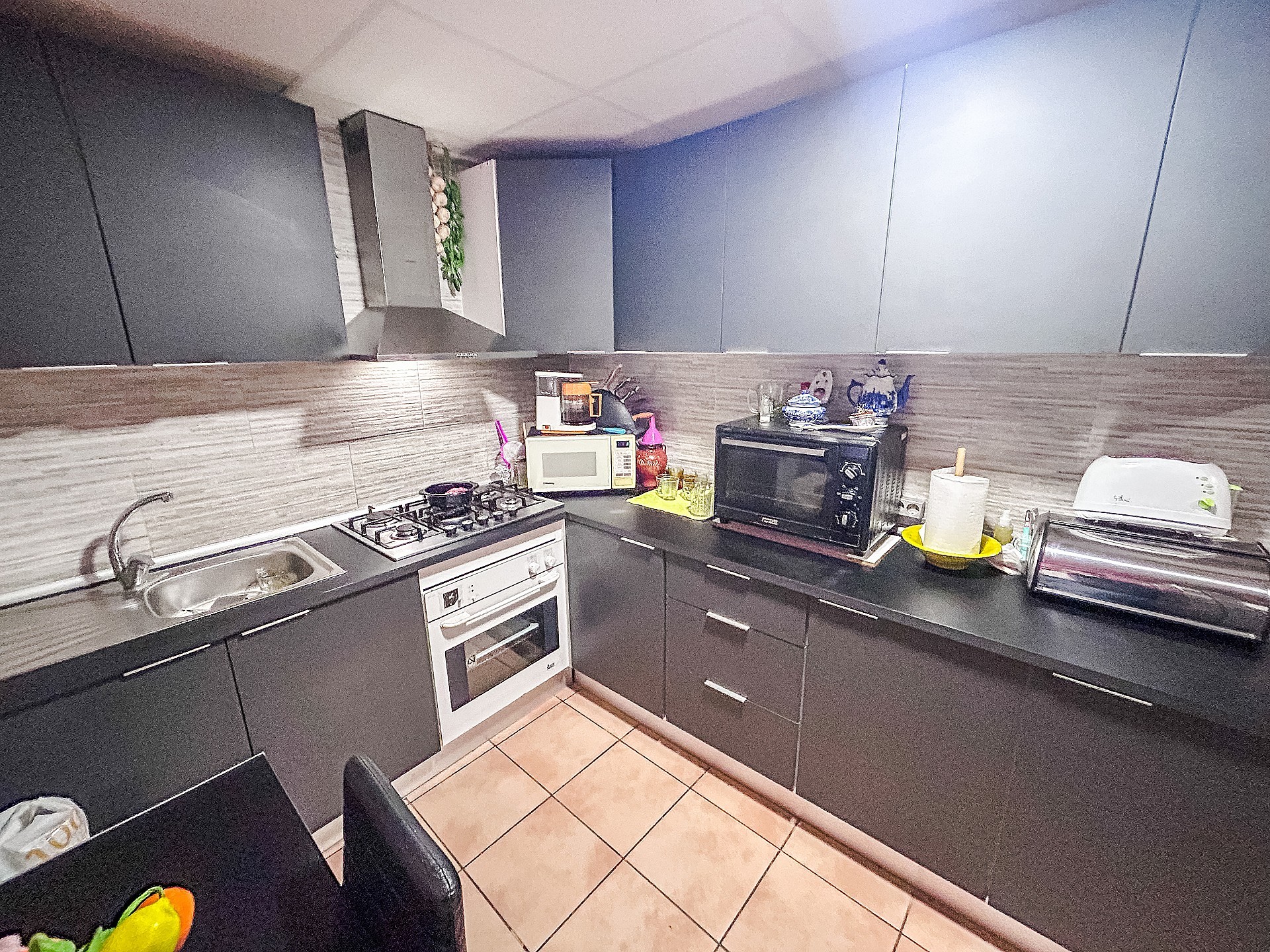 Resale - 9 Bedroom 2 Bathroom Semi-detached in Sax -  - Alicante