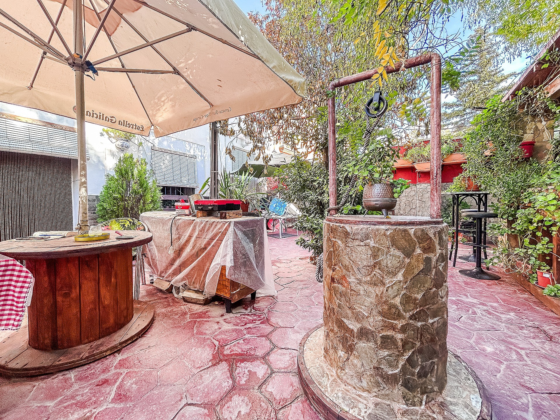 Resale - 9 Bedroom 2 Bathroom Semi-detached in Sax -  - Alicante