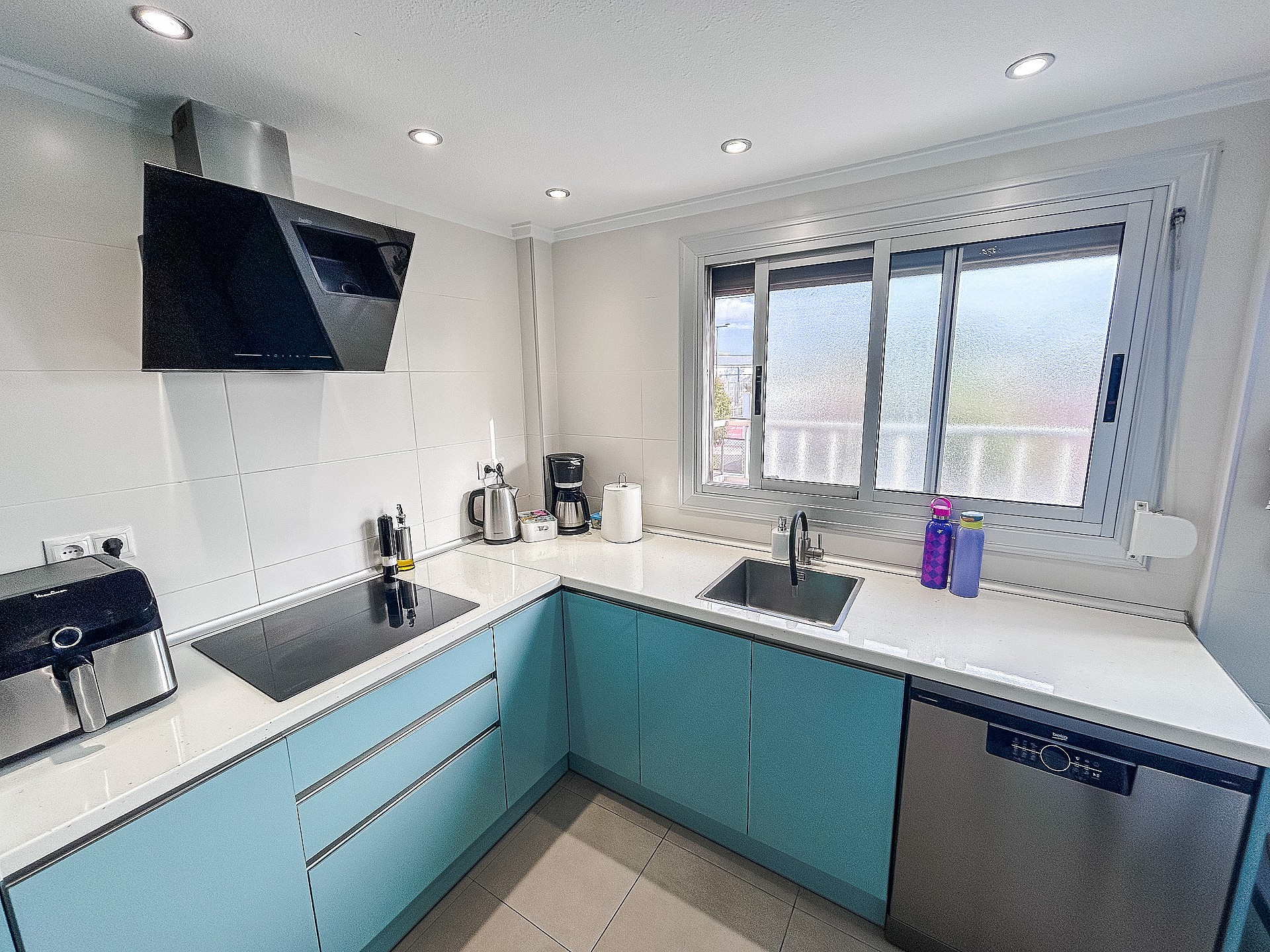 Resale - 3 Bedroom 2 Bathroom Apartment in Salinas -  - Alicante