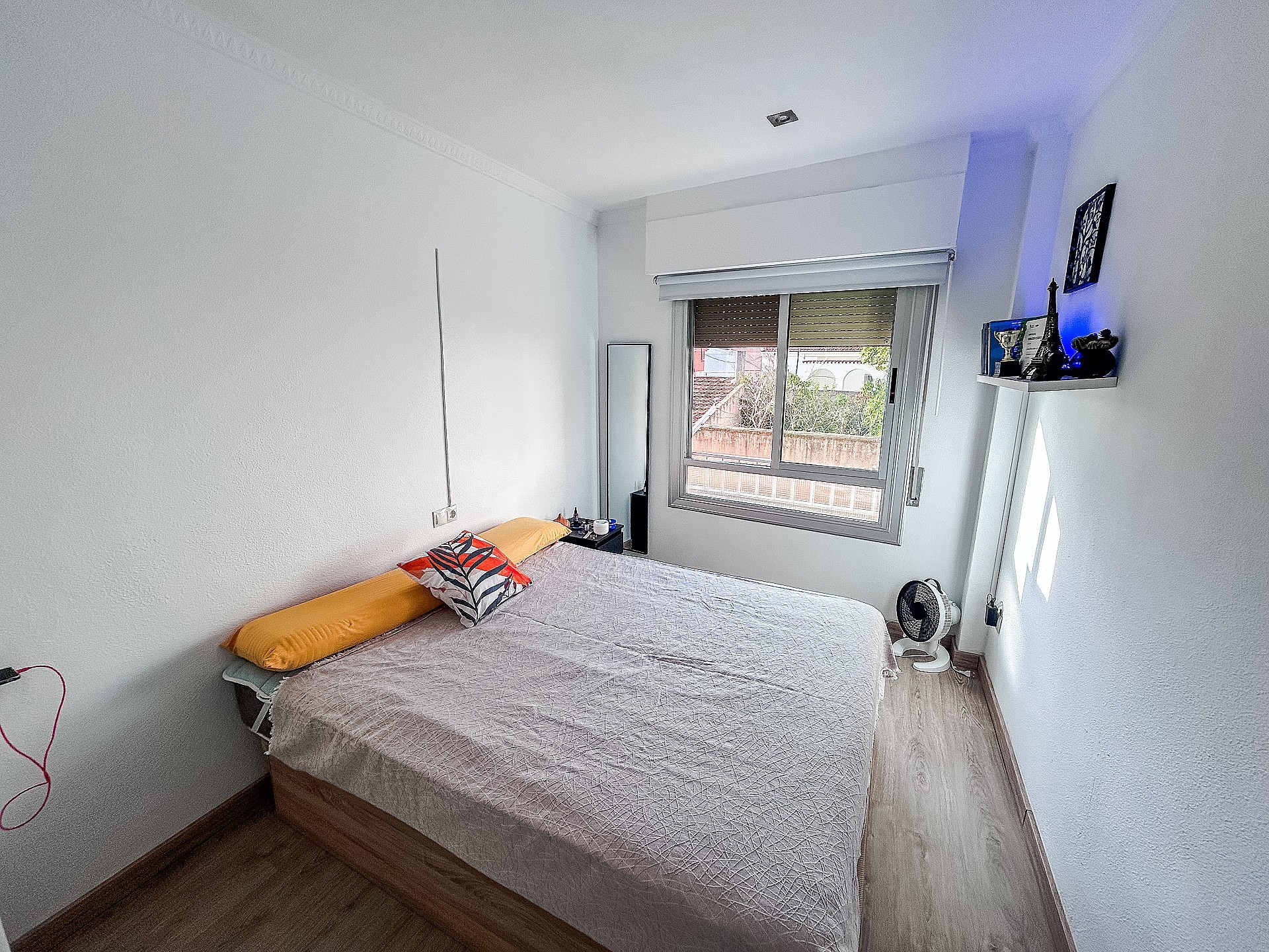 Resale - 3 Bedroom 2 Bathroom Apartment in Salinas -  - Alicante