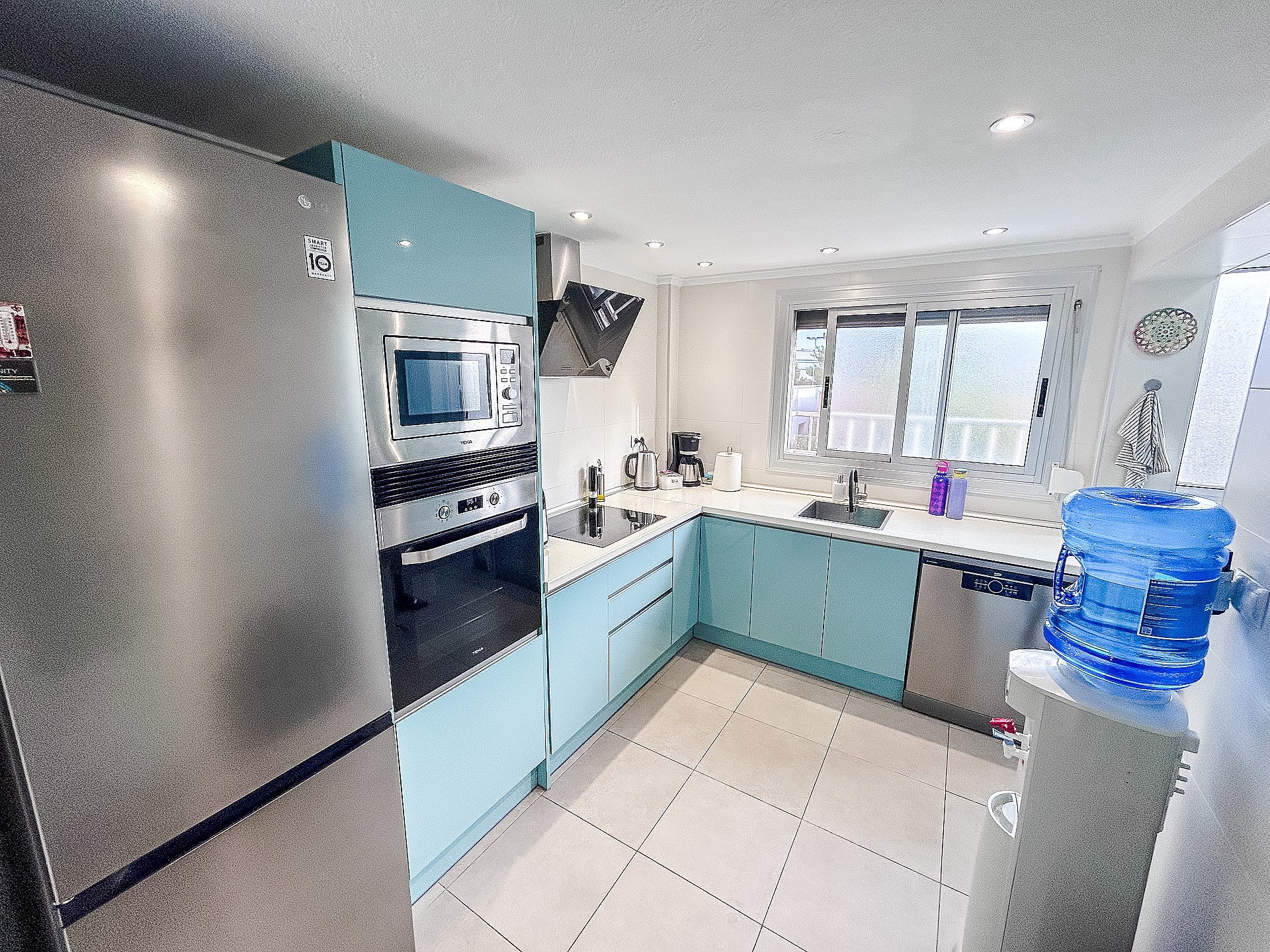 Resale - 3 Bedroom 2 Bathroom Apartment in Salinas -  - Alicante