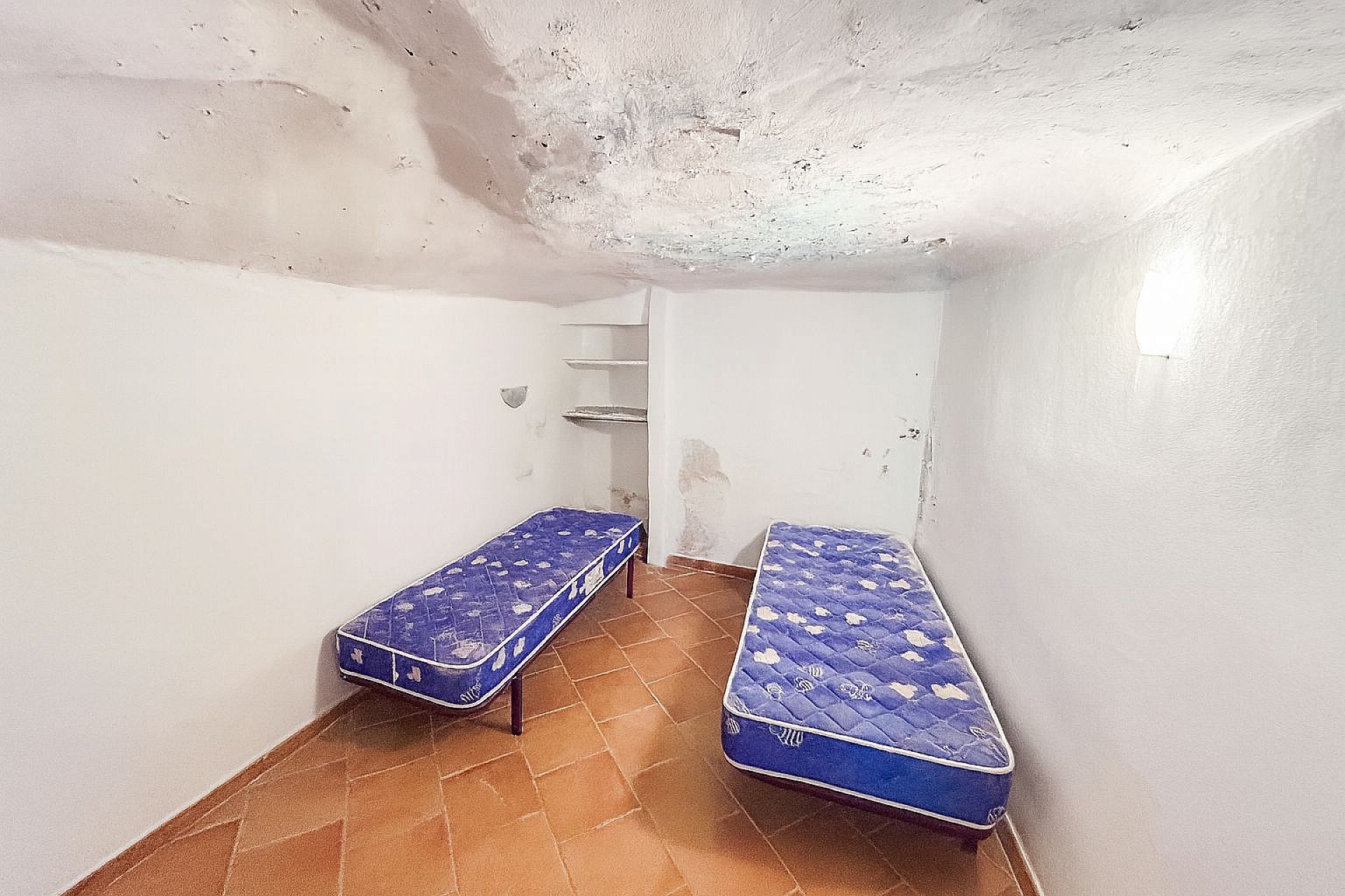 Sold - 4 Bedroom 1 Bathroom Cave House in Casas del Señor -  - Alicante