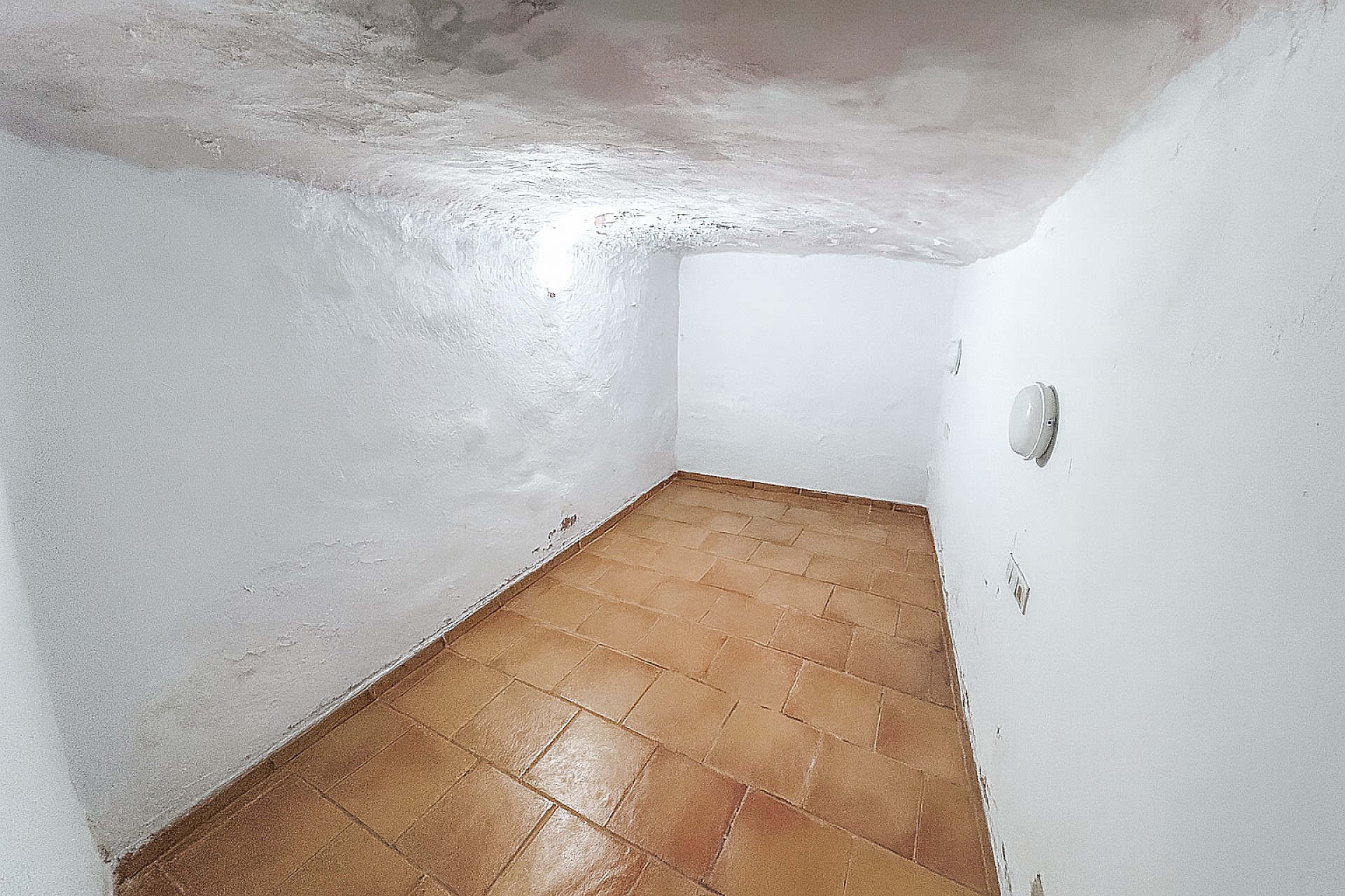 Sold - 4 Bedroom 1 Bathroom Cave House in Casas del Señor -  - Alicante