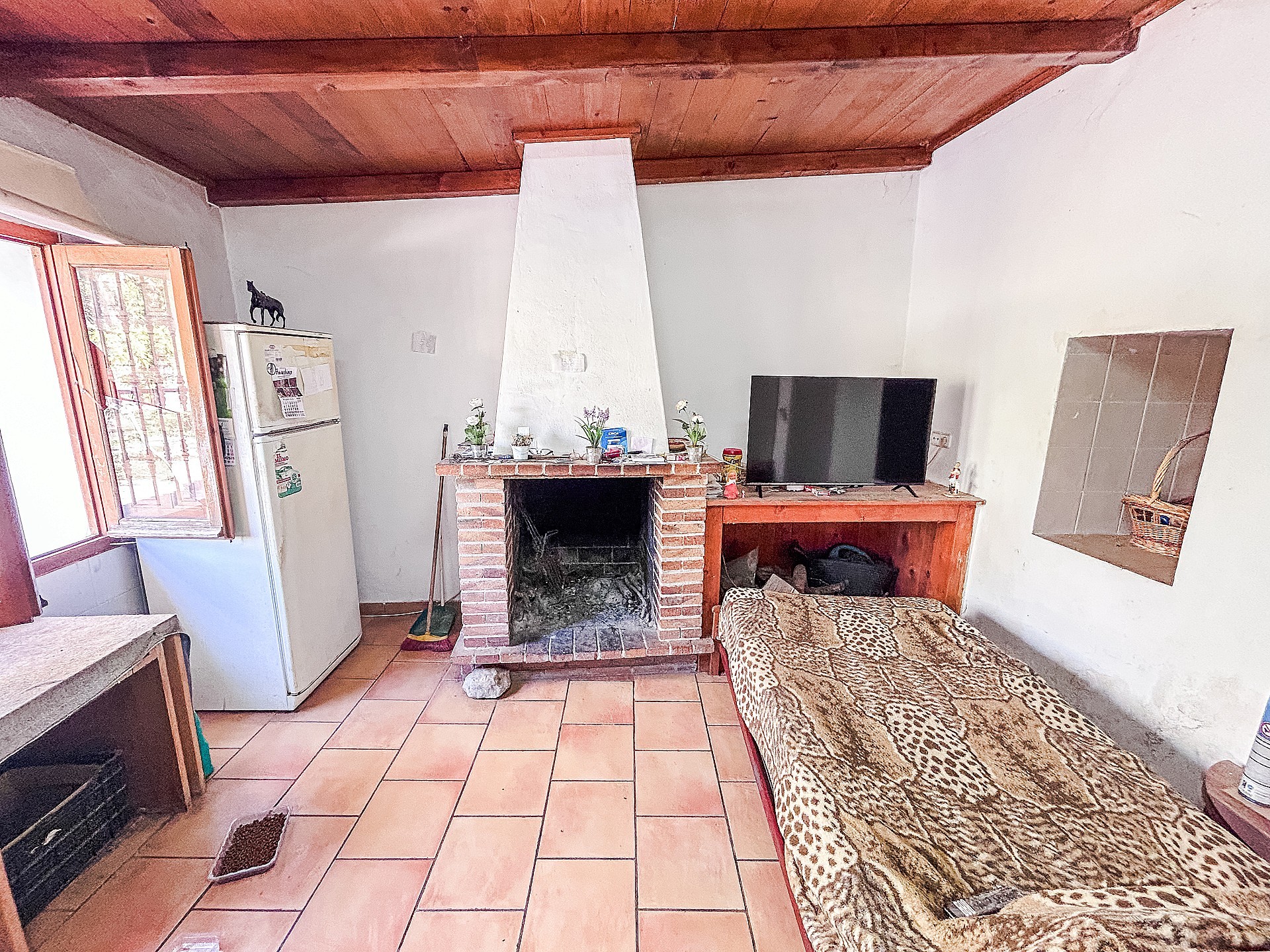 Sold - 4 Bedroom 1 Bathroom Cave House in Casas del Señor -  - Alicante