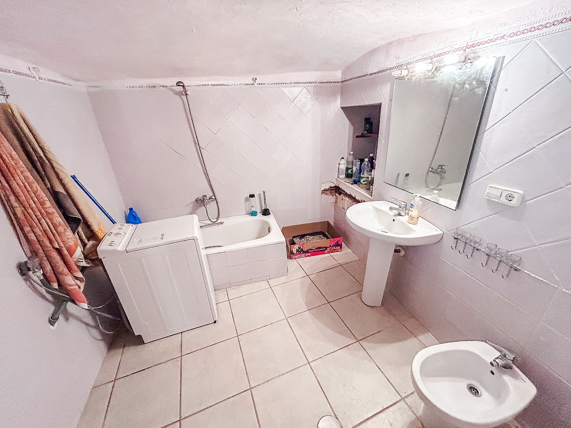 Sold - 4 Bedroom 1 Bathroom Cave House in Casas del Señor -  - Alicante