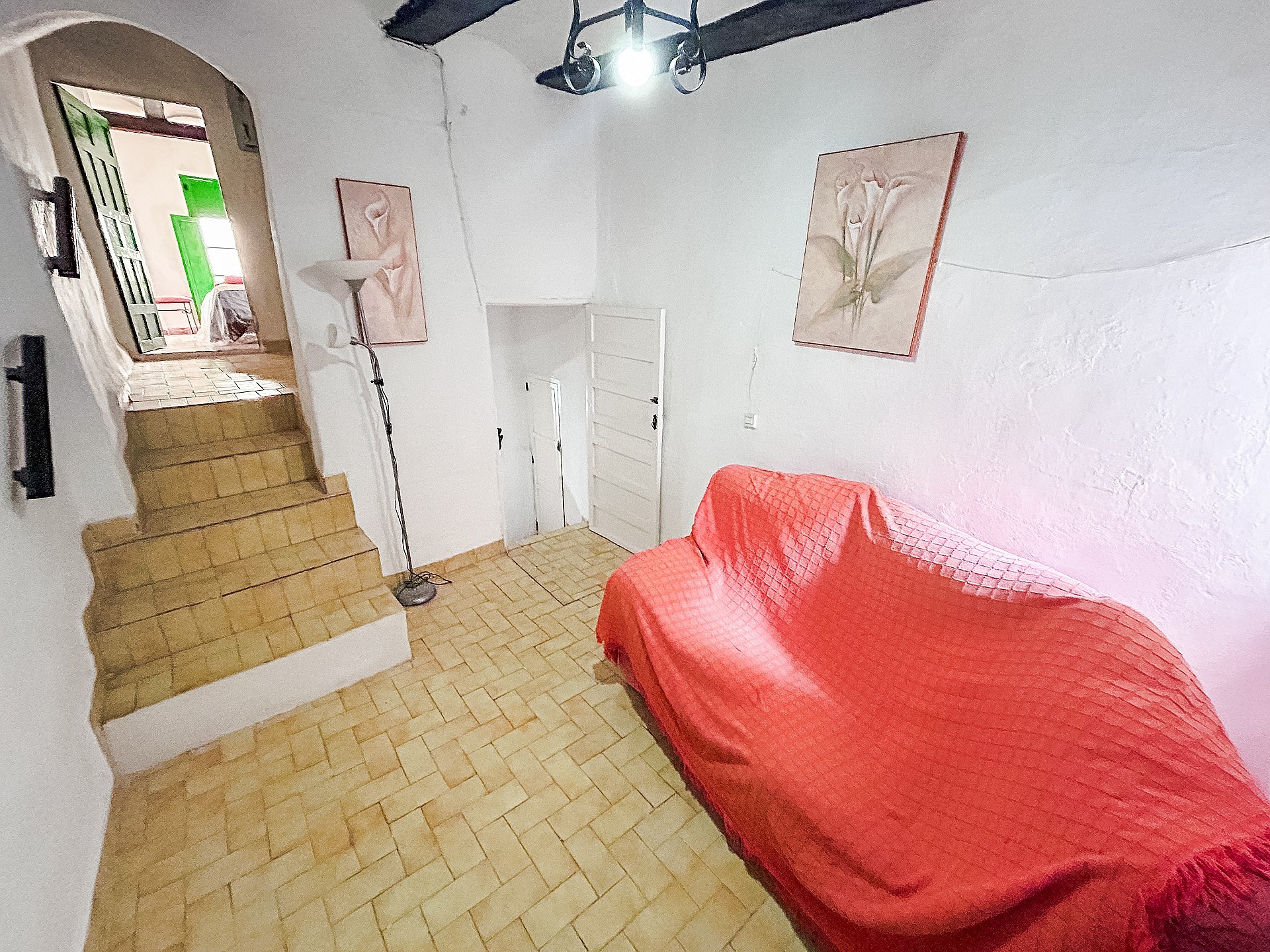 Resale - 4 Bedroom 2 Bathroom Townhouse in Onil -  - Alicante