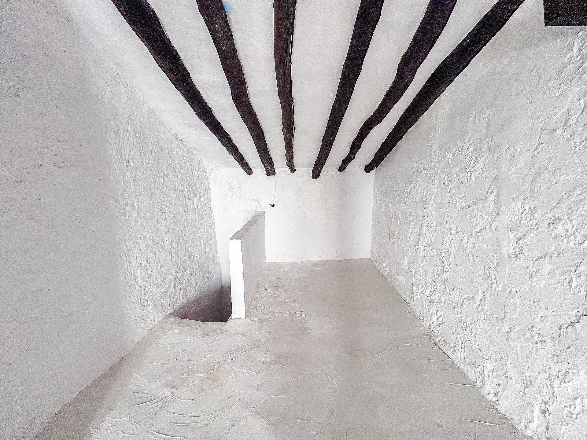 Resale - 4 Bedroom 2 Bathroom Townhouse in Onil -  - Alicante