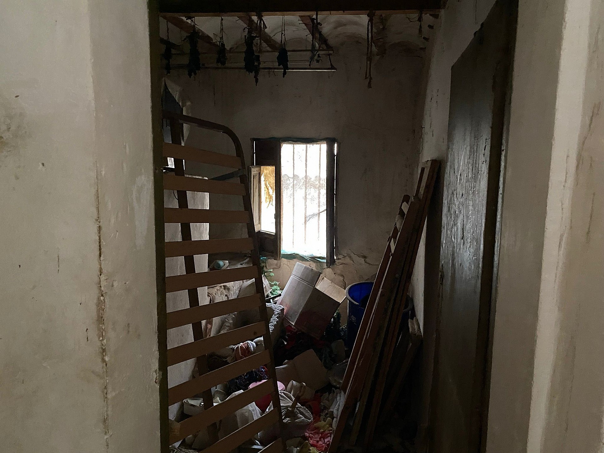 Resale - 5 Bedroom 2 Bathroom Townhouse in Aspe -  - Alicante