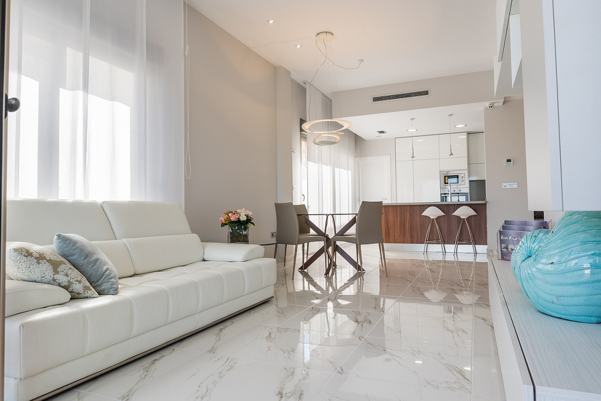 Sold - 3 Bedroom 2 Bathroom Villa in Villamartin -  - Alicante