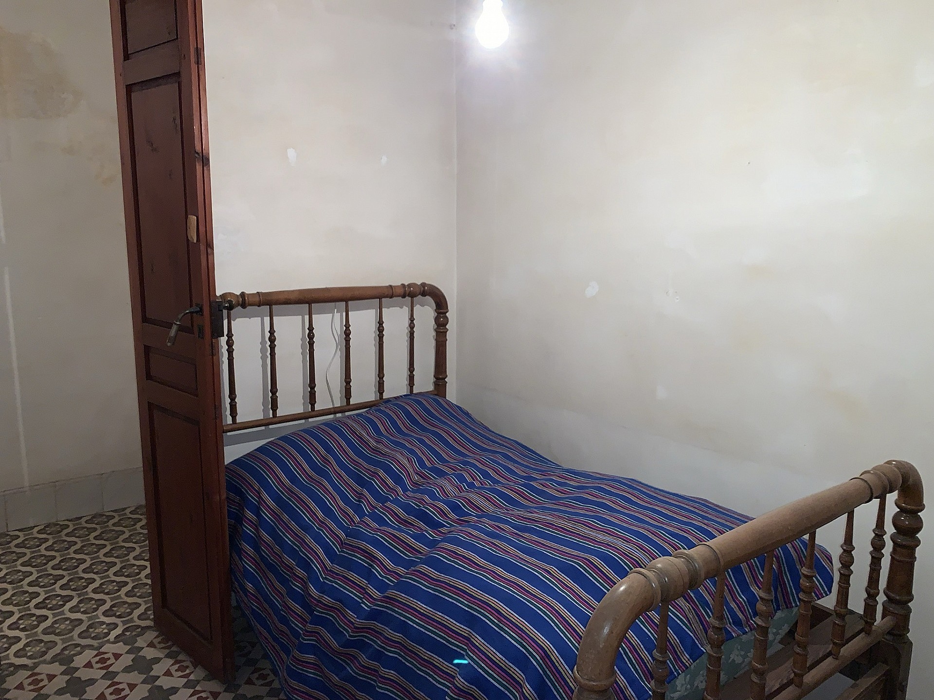 Sold - 7 Bedroom 1 Bathroom Townhouse in Agost -  - Alicante