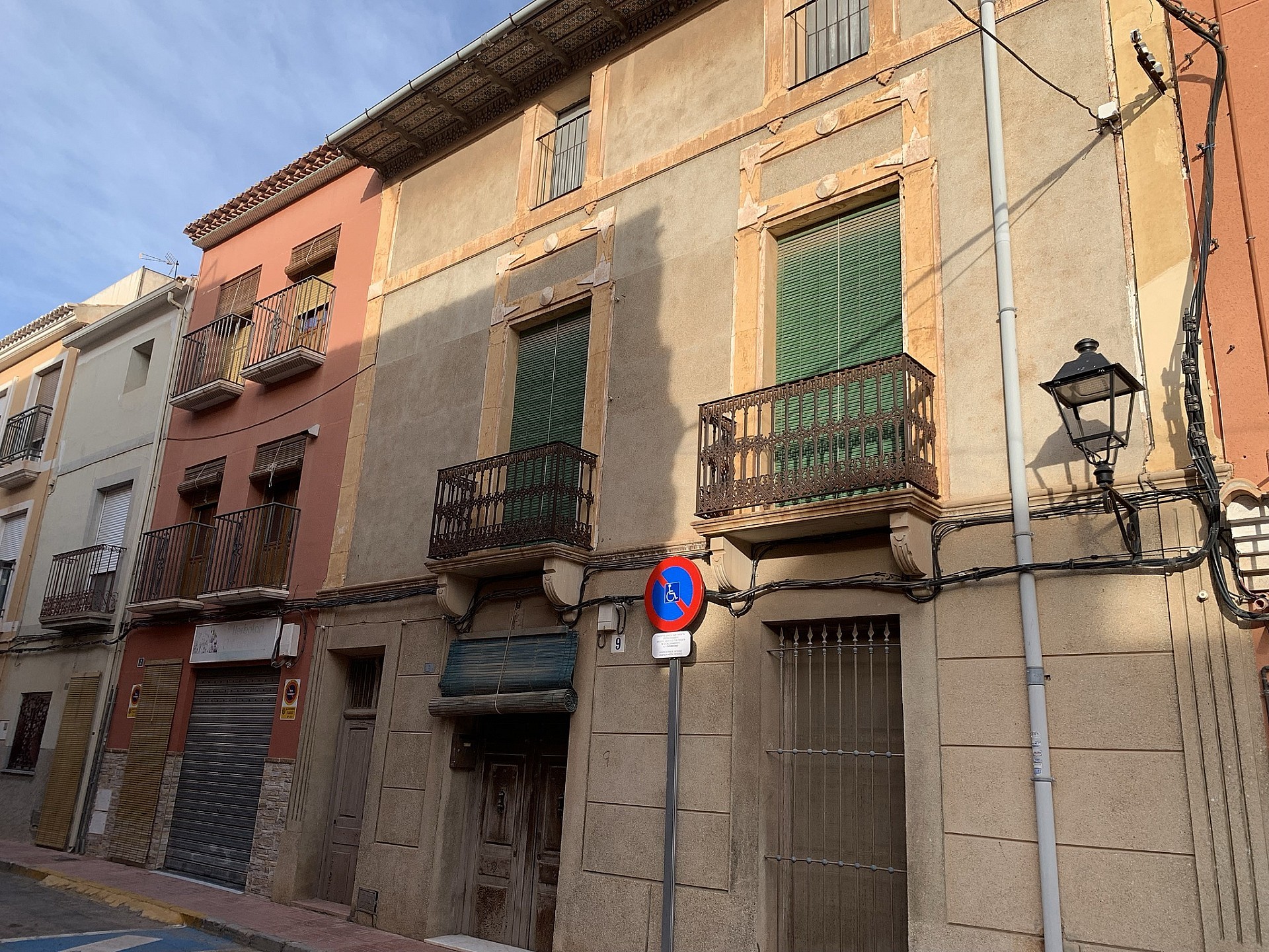 Sold - 7 Bedroom 1 Bathroom Townhouse in Agost -  - Alicante