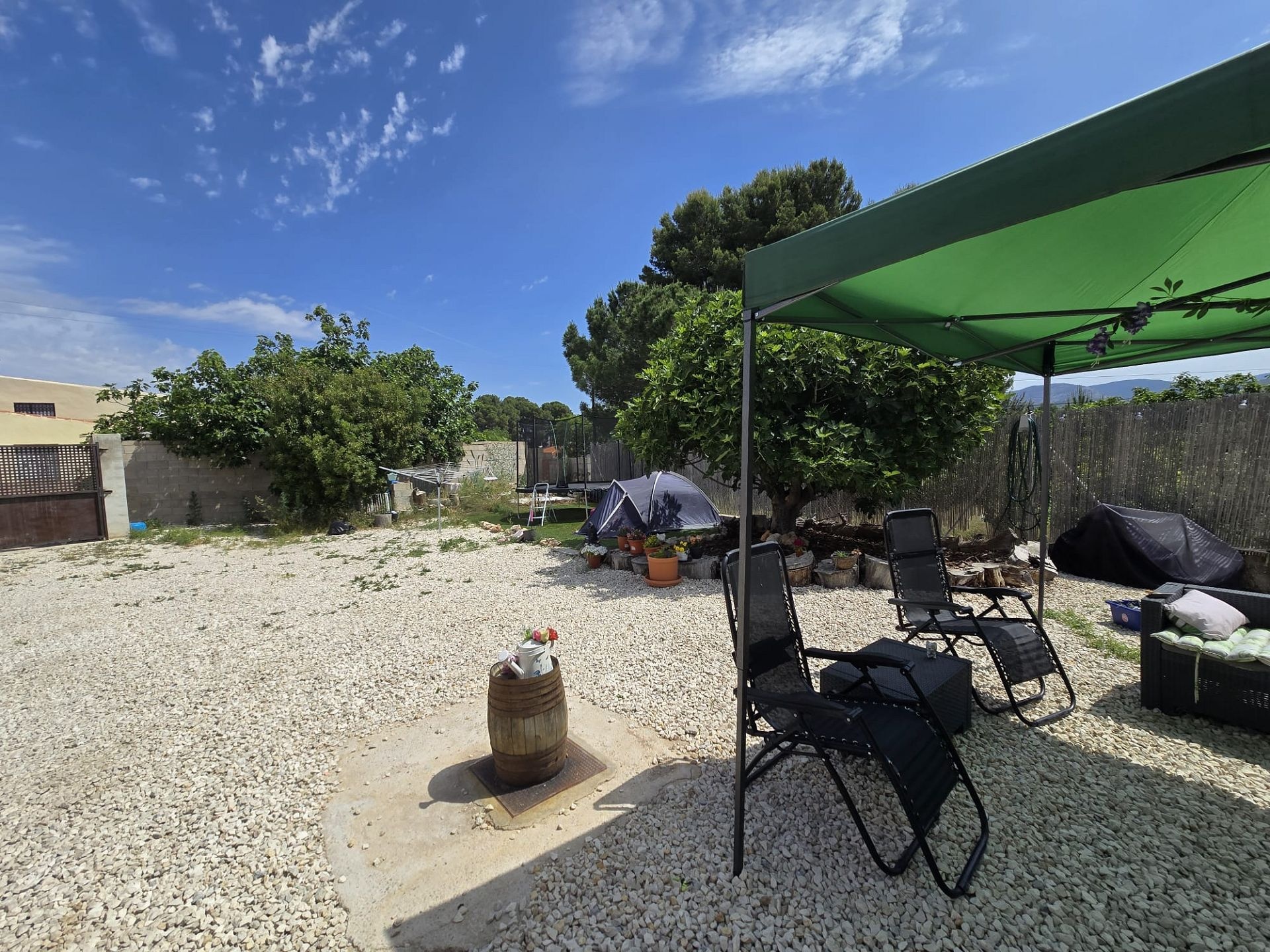 Resale - 6 Bedroom 3 Bathroom Villa in Sax -  - Alicante
