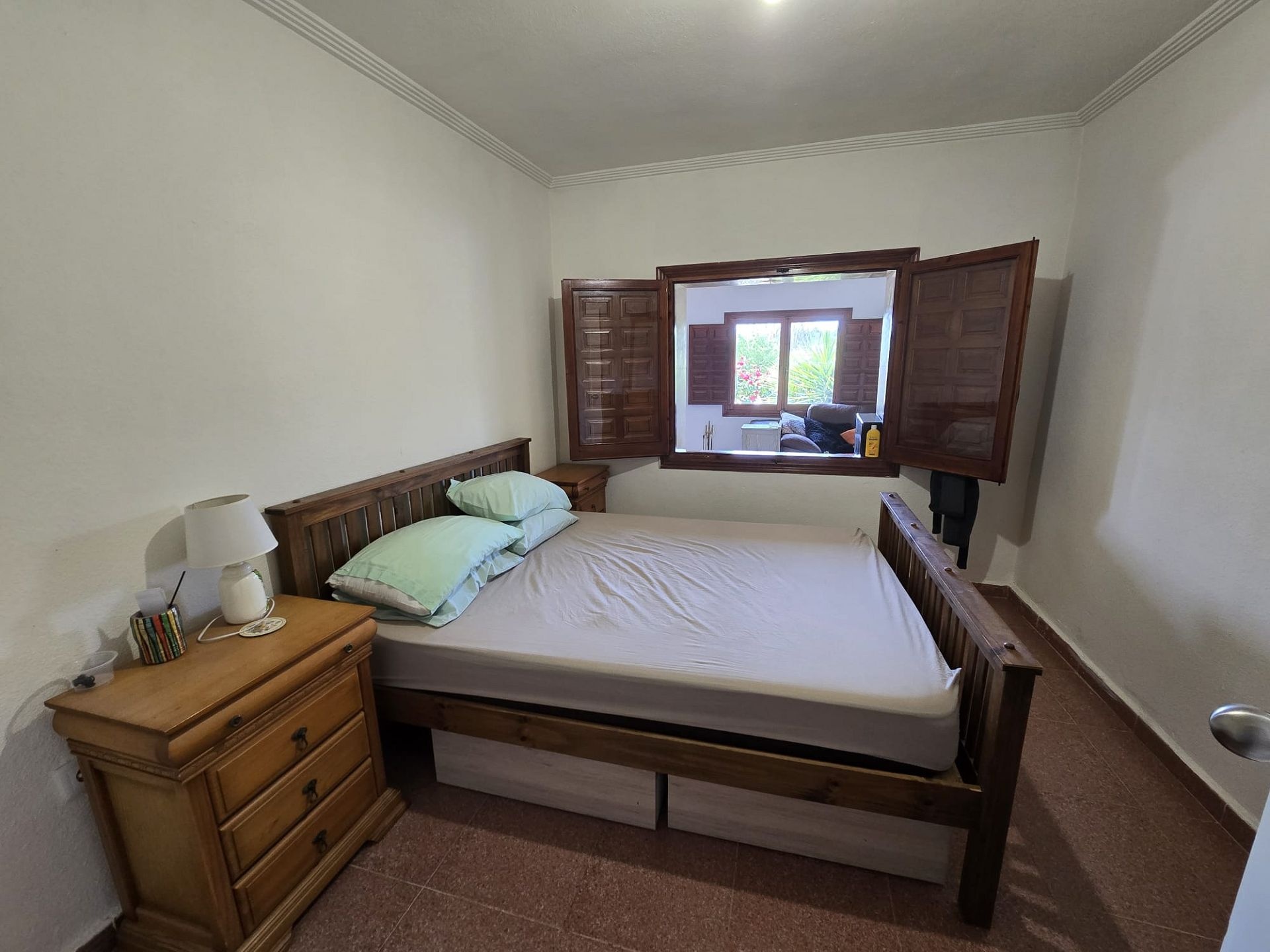 Resale - 6 Bedroom 3 Bathroom Villa in Sax -  - Alicante