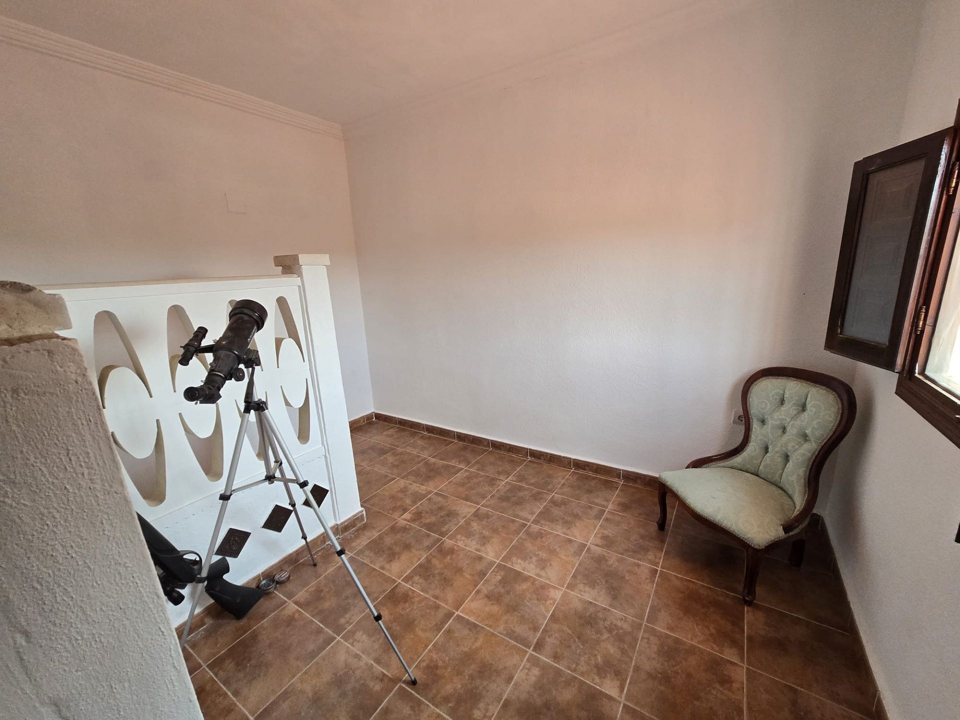 Resale - 6 Bedroom 3 Bathroom Villa in Sax -  - Alicante