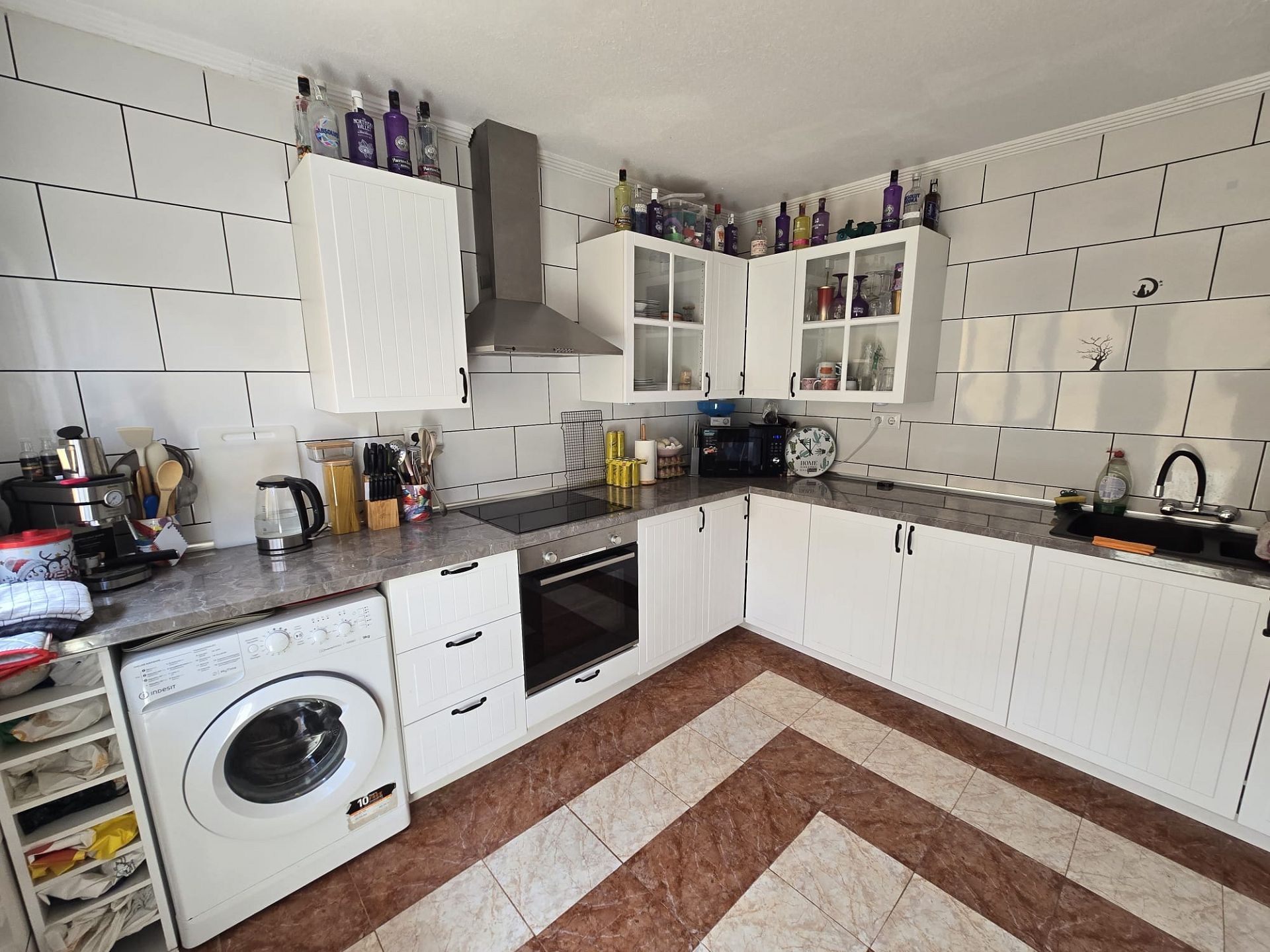 Resale - 6 Bedroom 3 Bathroom Villa in Sax -  - Alicante