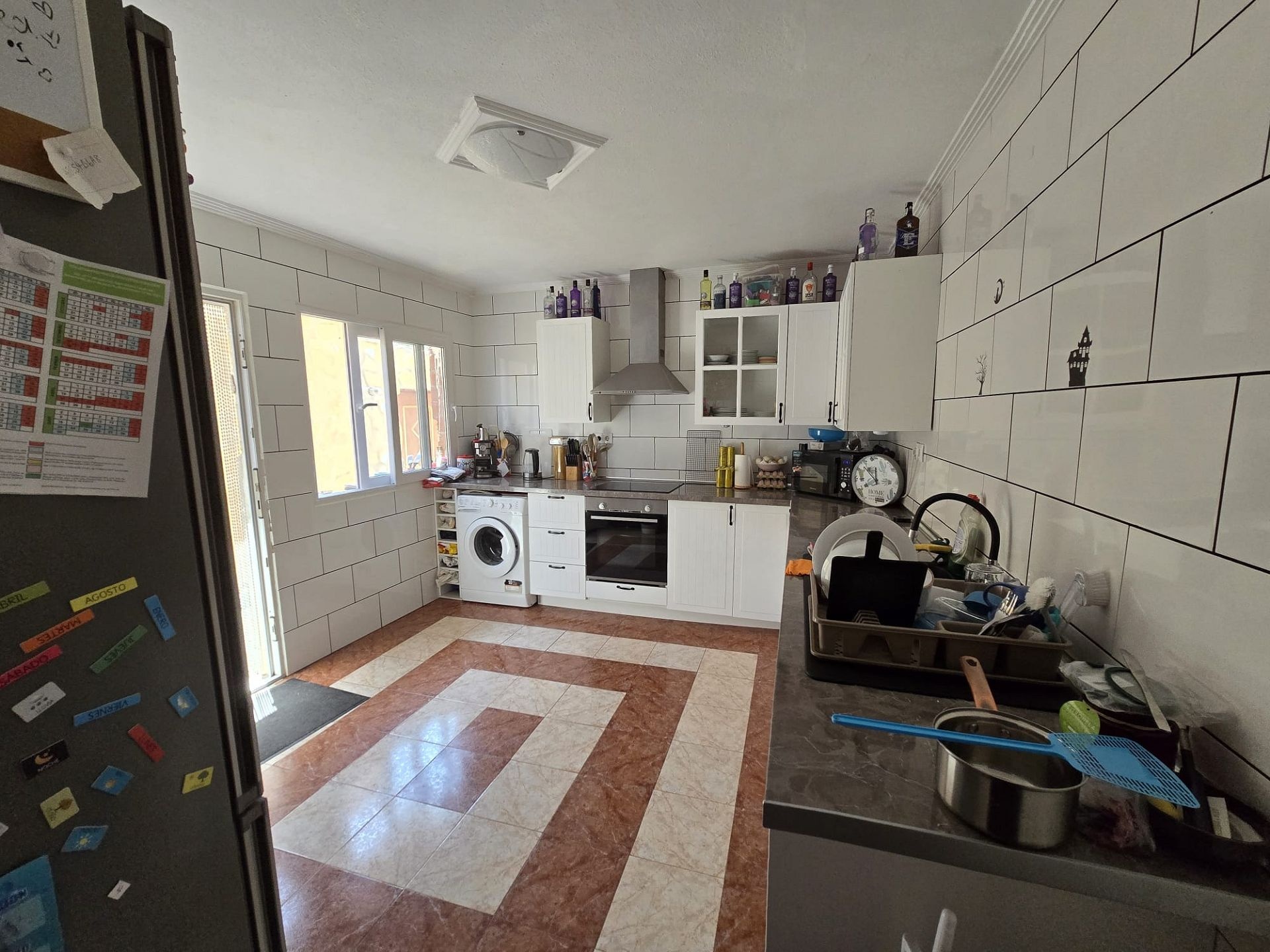 Resale - 6 Bedroom 3 Bathroom Villa in Sax -  - Alicante