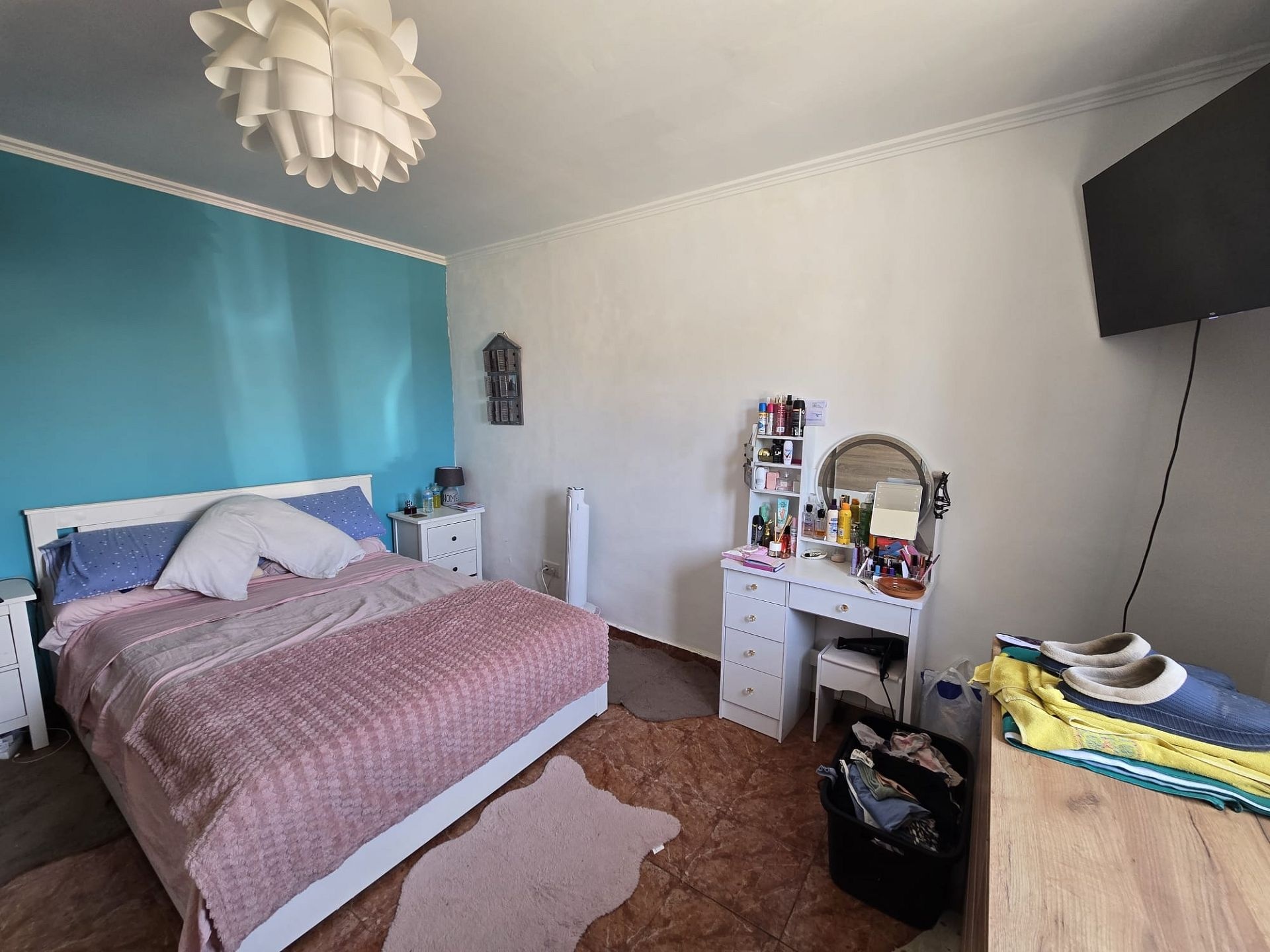 Resale - 6 Bedroom 3 Bathroom Villa in Sax -  - Alicante