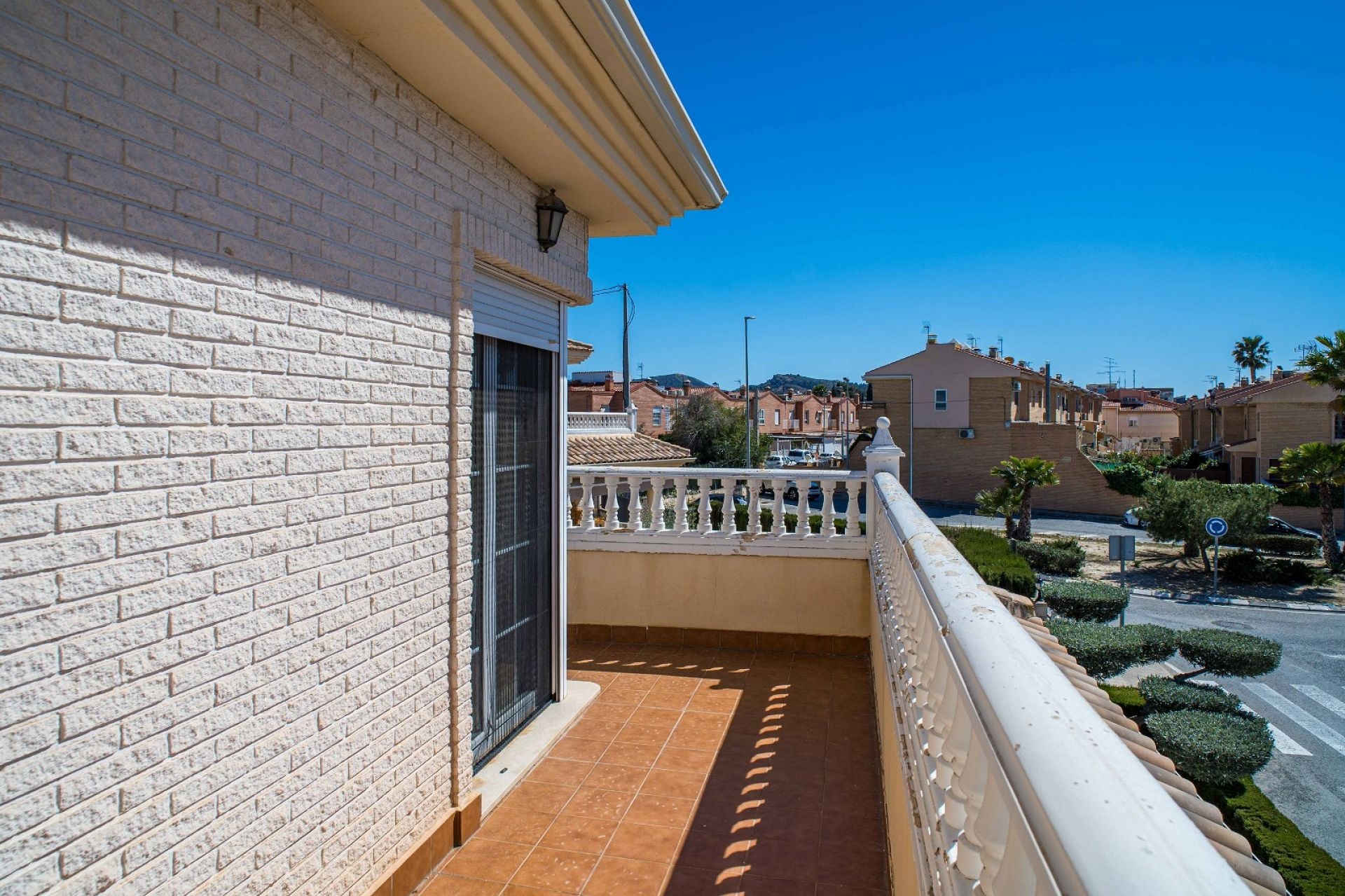 Resale - 3 Bedroom 2 Bathroom Villa in Elda -  - Alicante