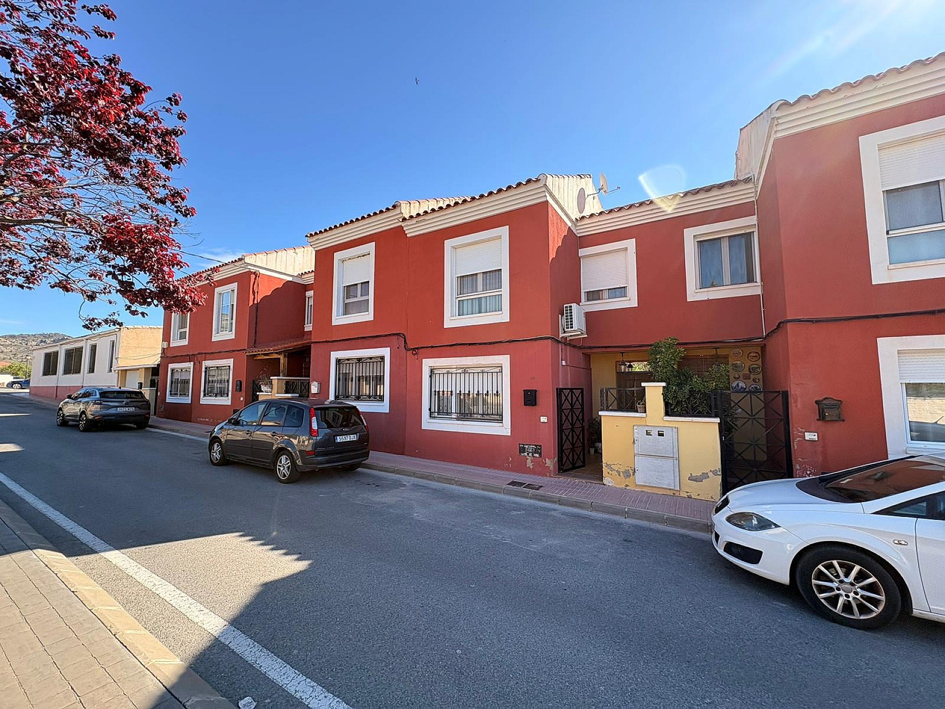 Resale - 3 Bedroom 2 Bathroom Townhouse in Salinas -  - Alicante